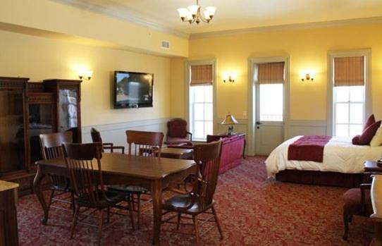 Windsor Hotel & Restaurant photo 23