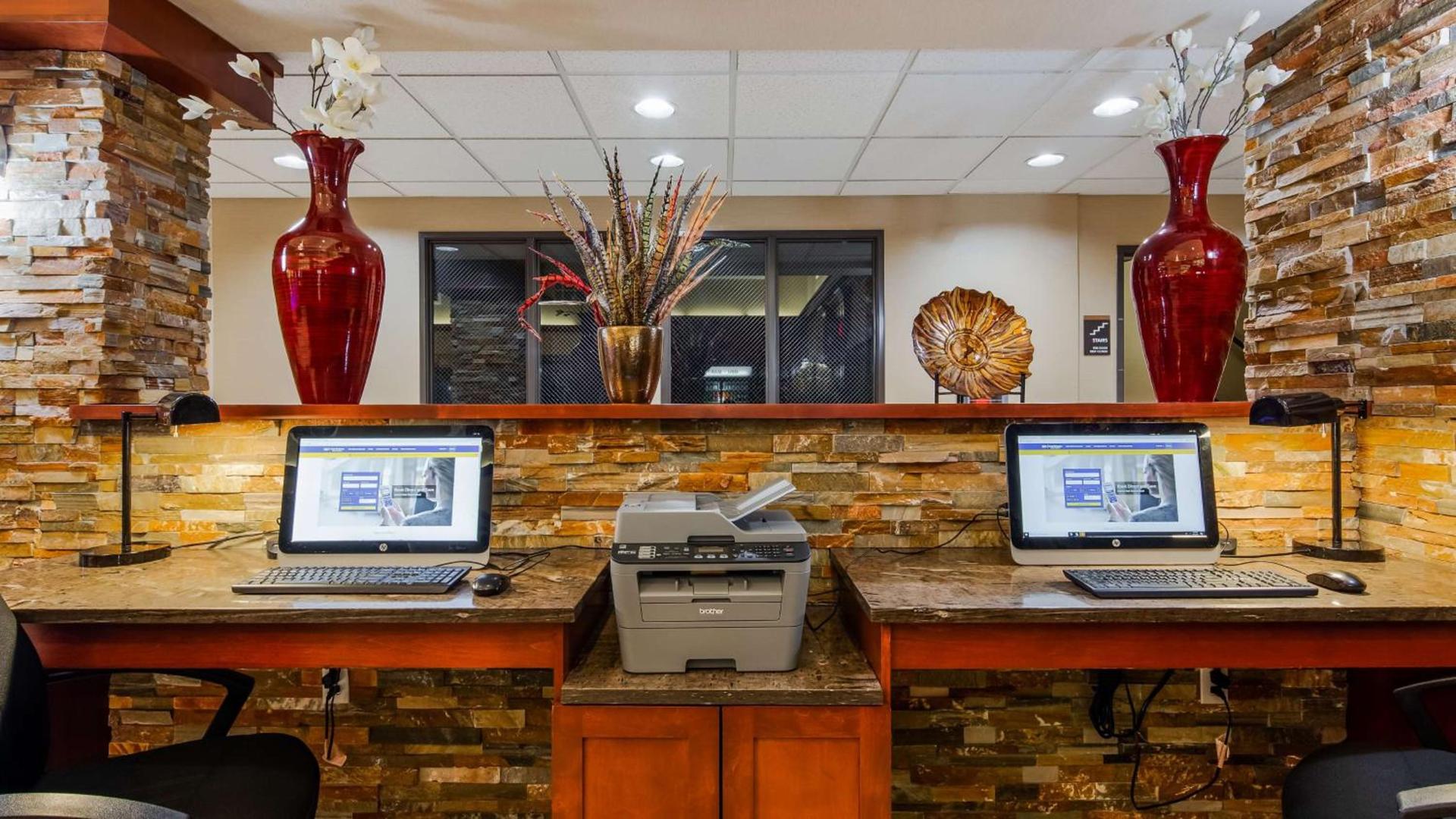 Best Western PLUS Vancouver Mall Drive photo 6