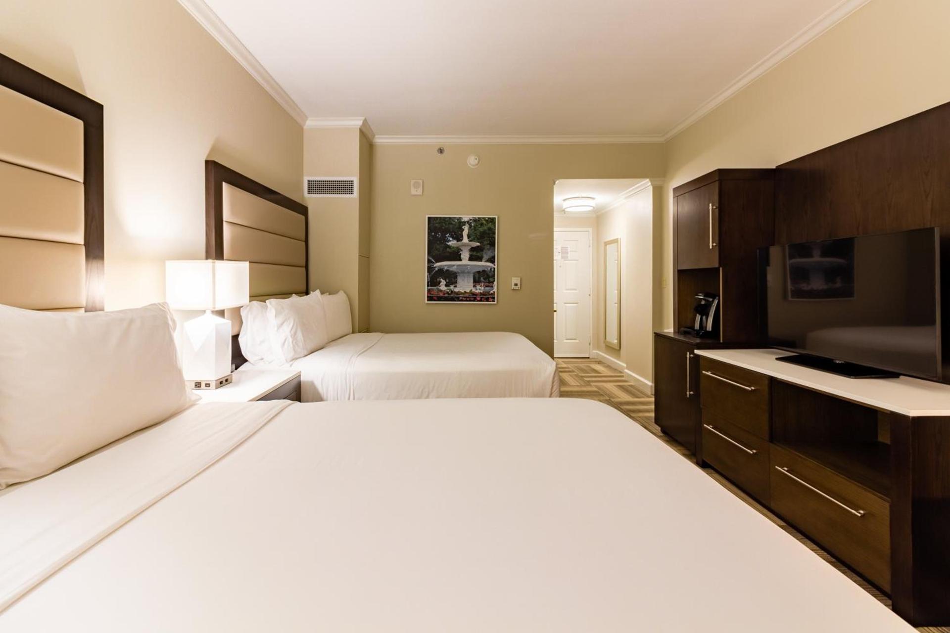 Holiday Inn Express Savannah - Historic District photo 57
