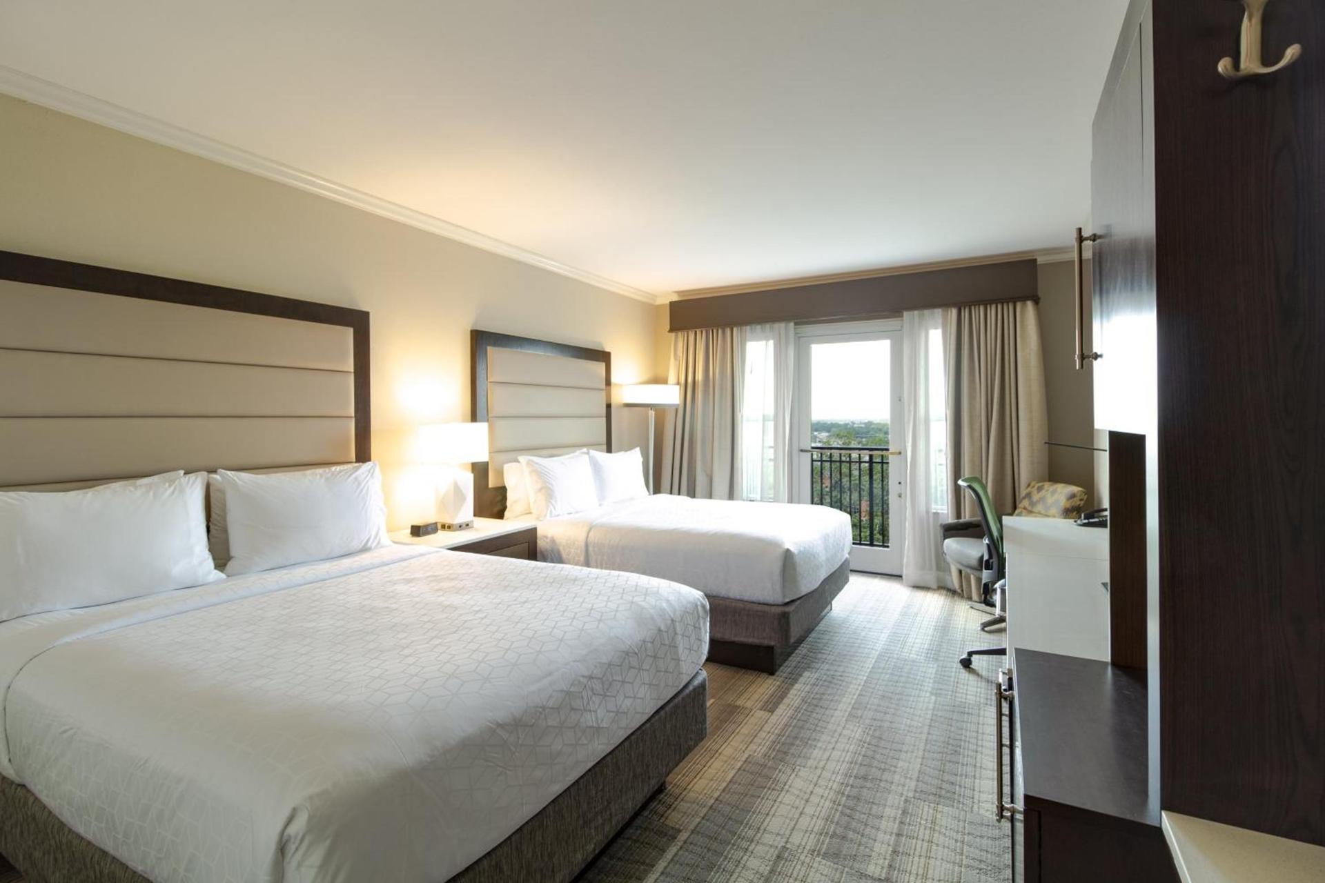 Holiday Inn Express Savannah - Historic District photo 54