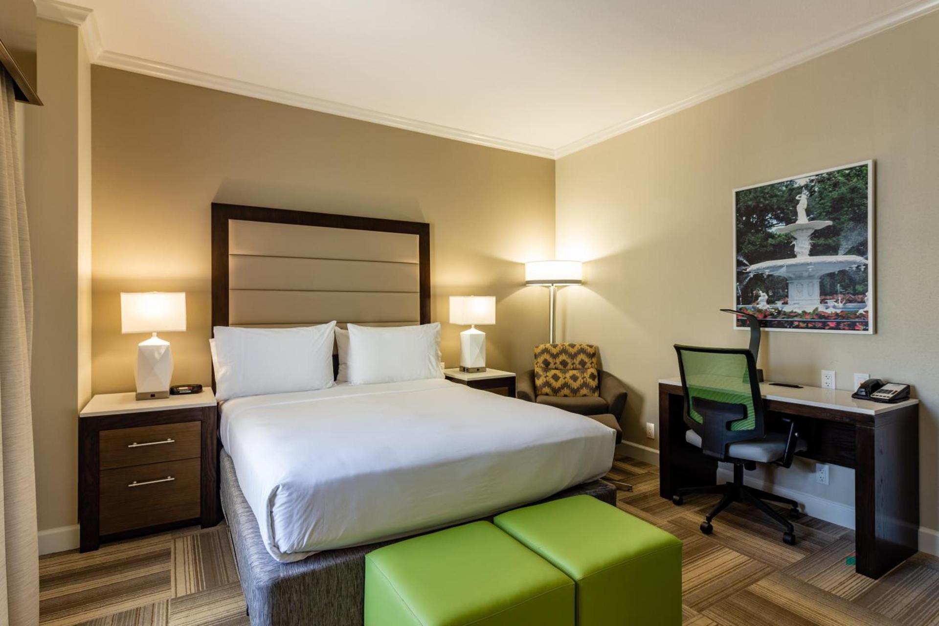Holiday Inn Express Savannah - Historic District photo 41