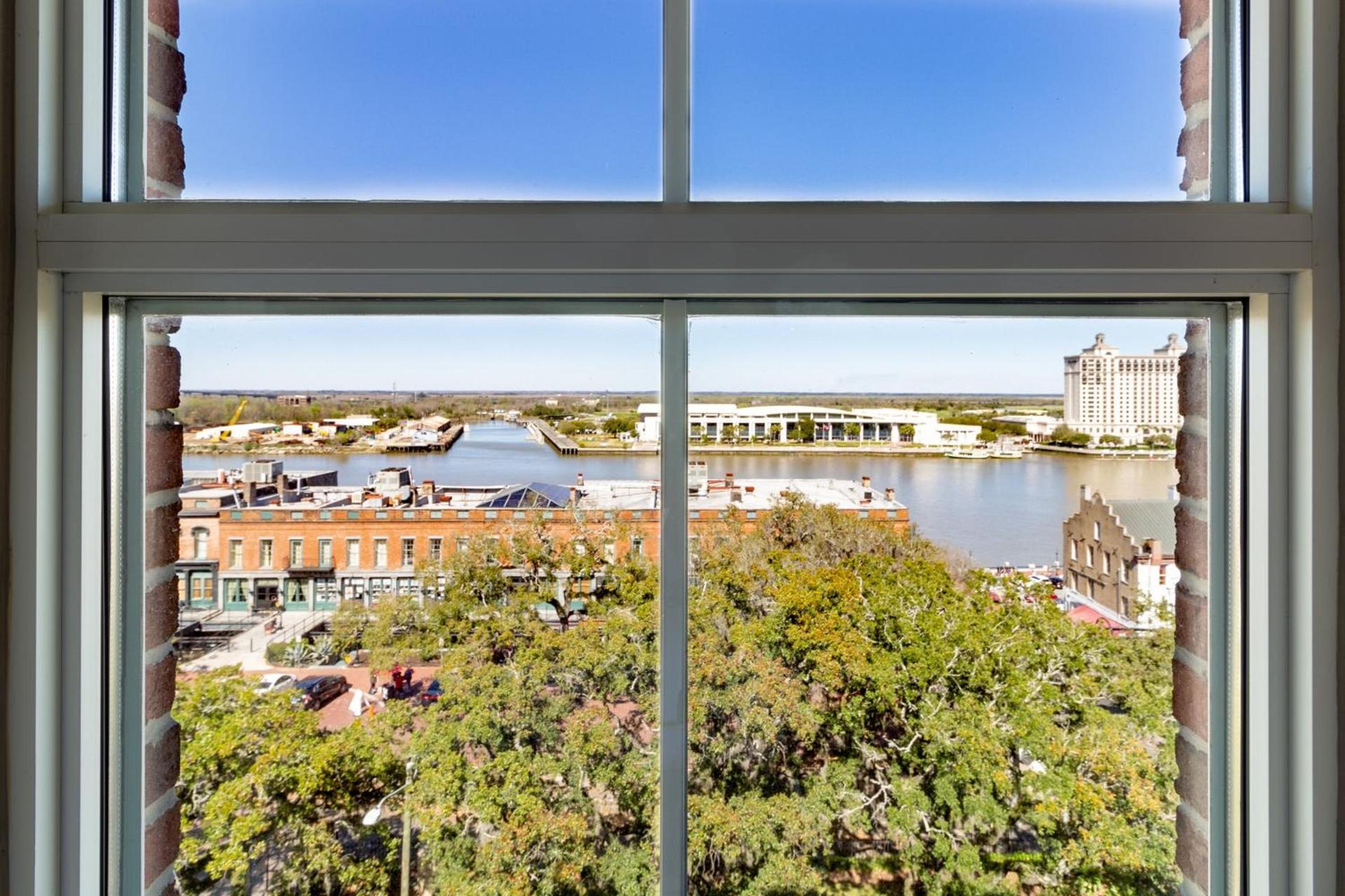 Holiday Inn Express Savannah - Historic District photo 43