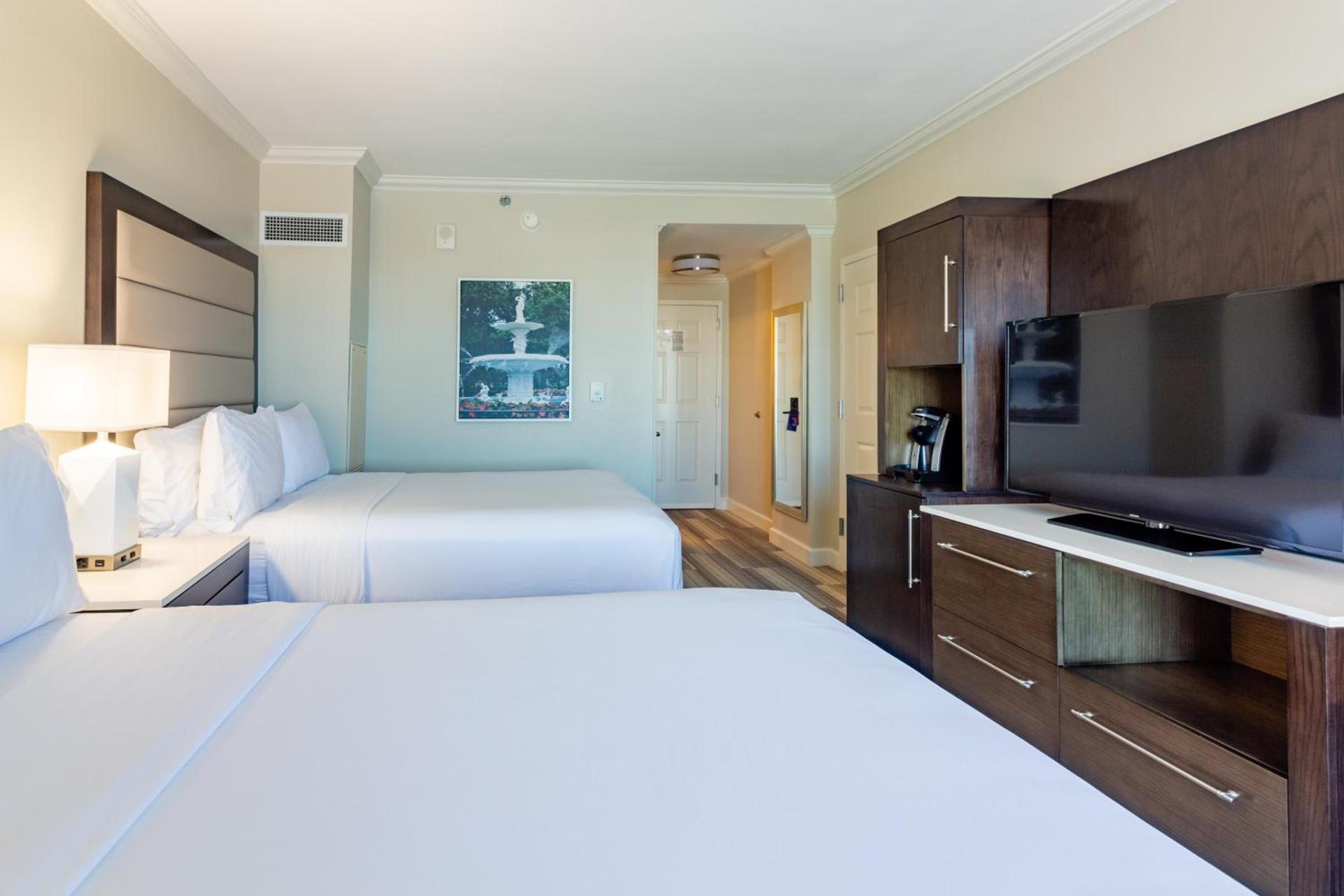 Holiday Inn Express Savannah - Historic District photo 63