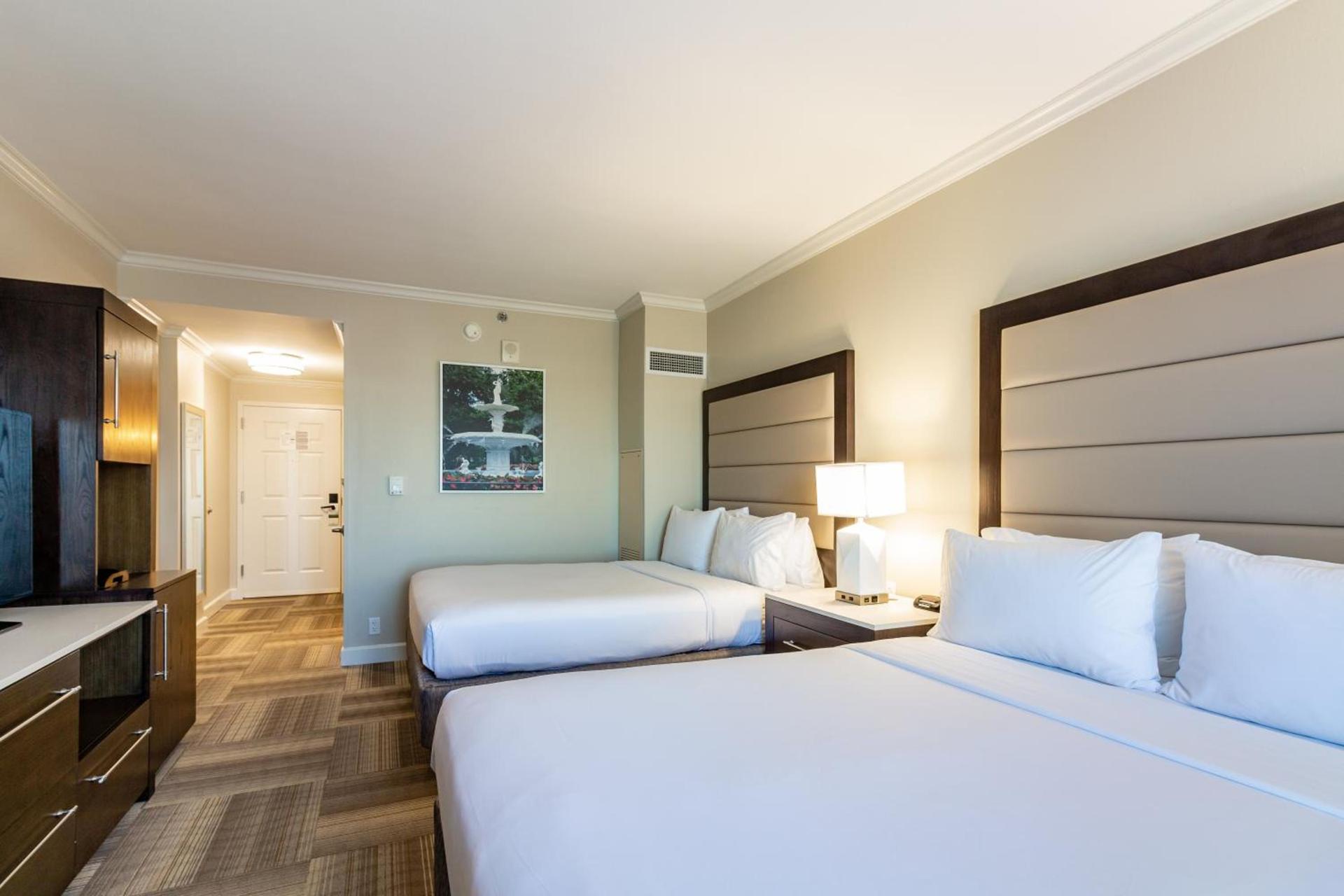 Holiday Inn Express Savannah - Historic District photo 65