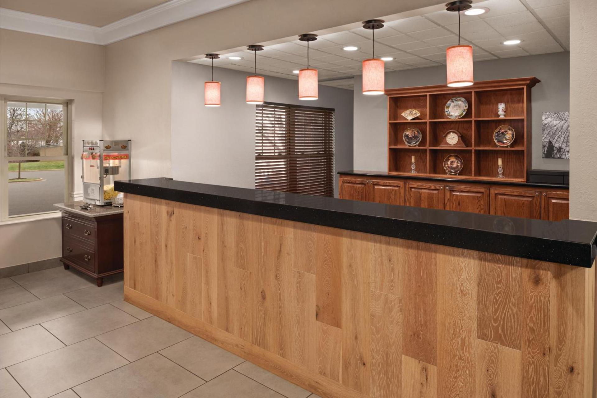 Country Inn & Suites by Radisson, Schaumburg, IL photo 32