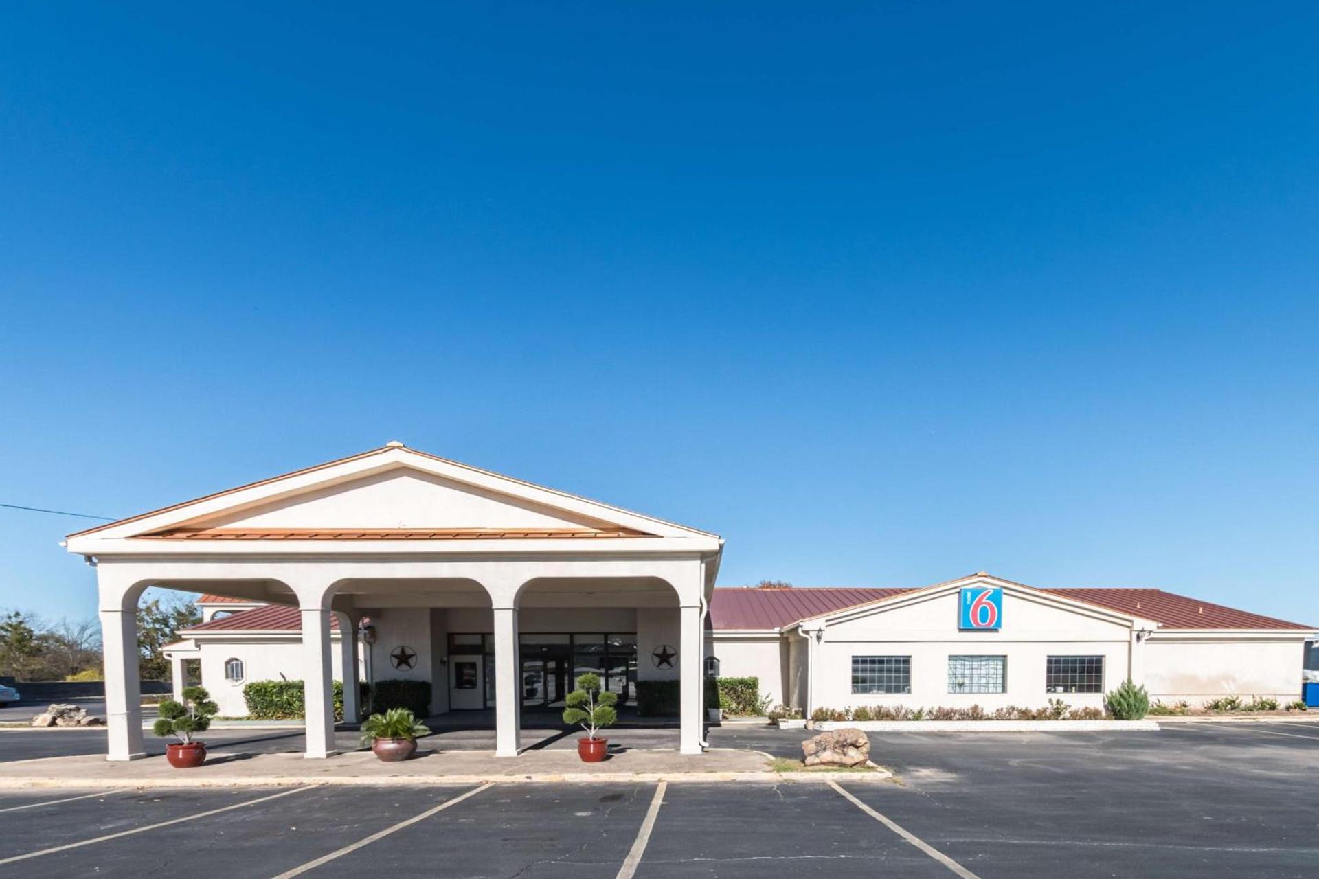 Motel 6-Stephenville, TX photo 5