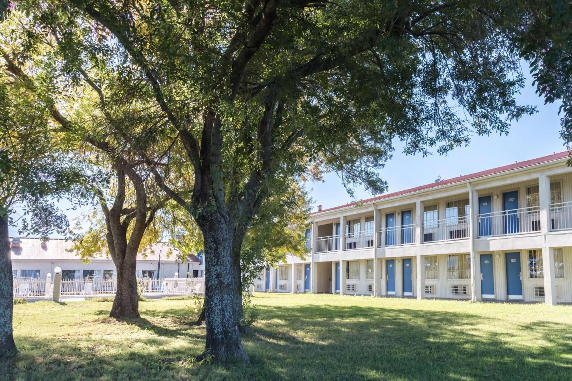 Motel 6-Stephenville, TX photo 6
