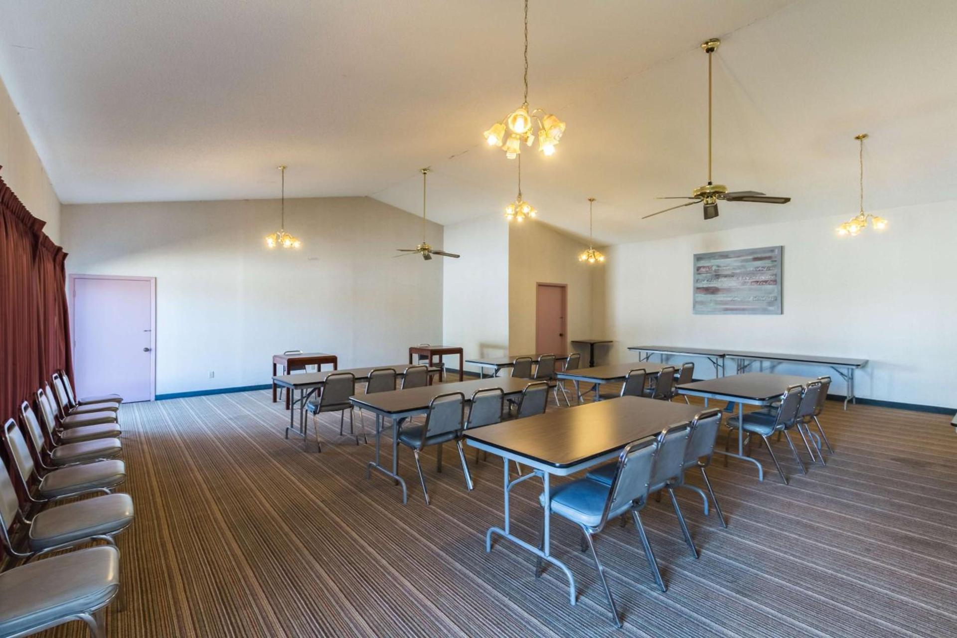 Motel 6-Stephenville, TX photo 24