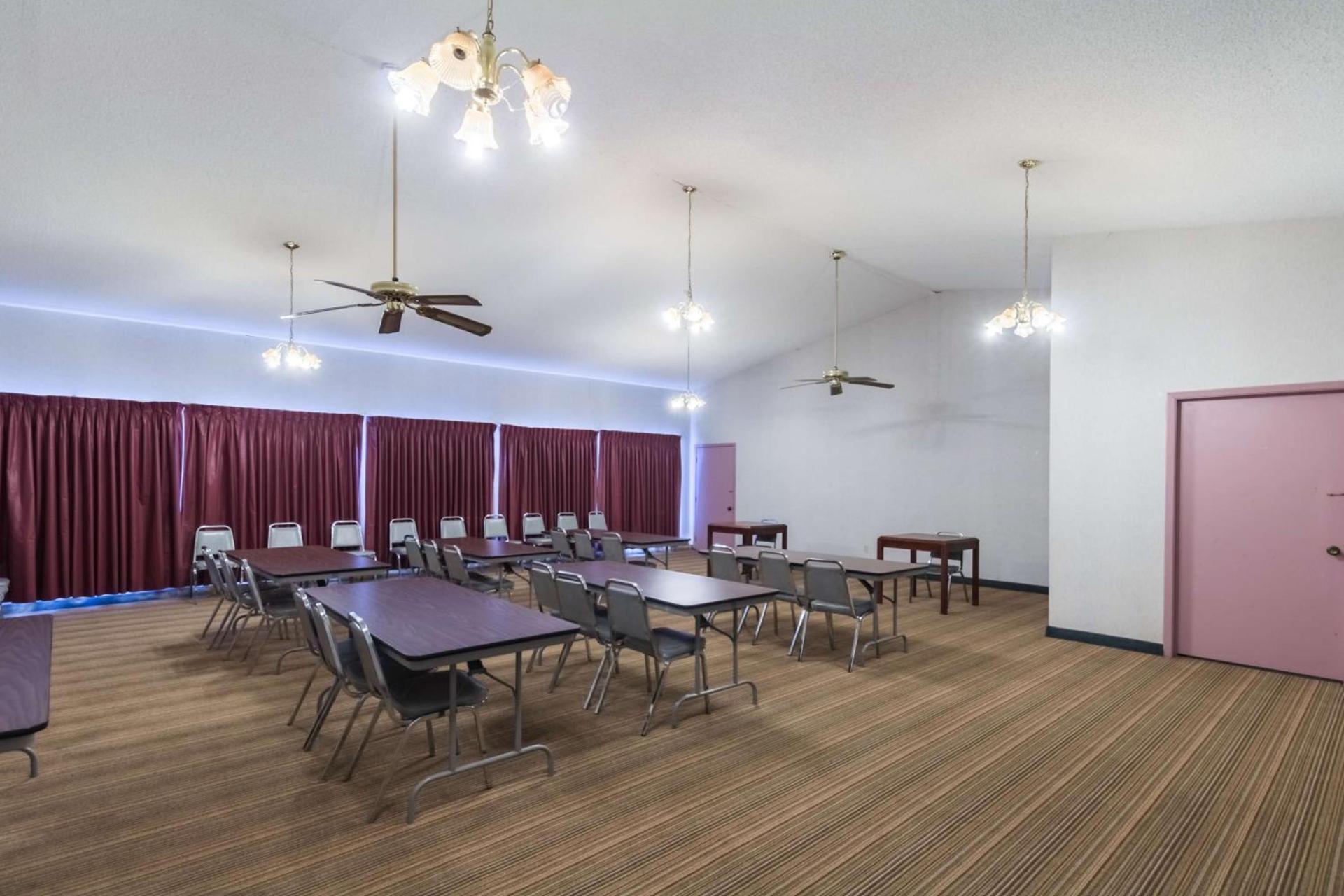 Motel 6-Stephenville, TX photo 25