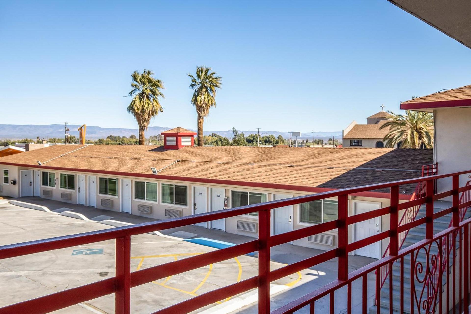 Econo Lodge Needles photo 4