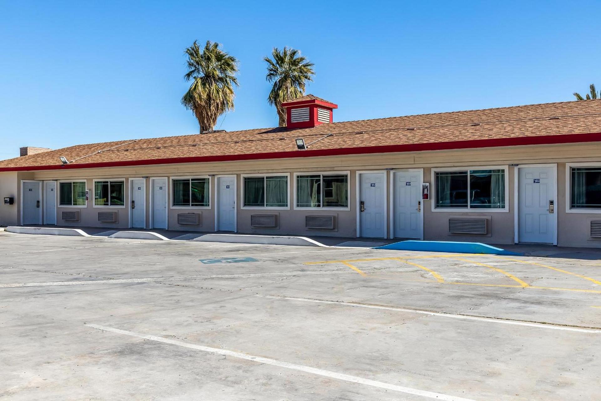 Econo Lodge Needles photo 7