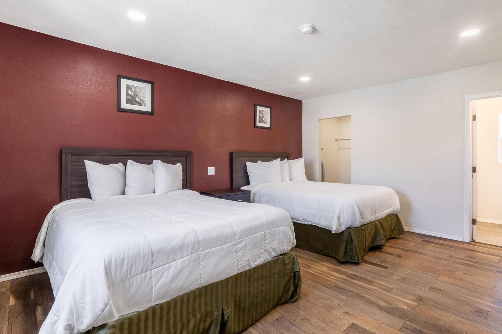 Econo Lodge Needles photo 16