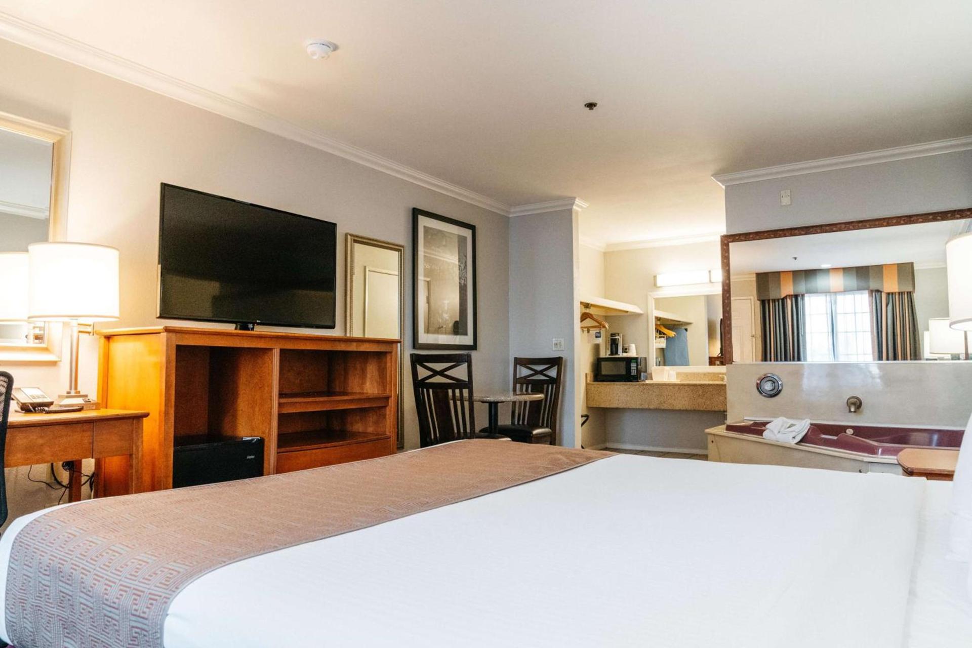 Best Western Palm Garden Inn photo 17