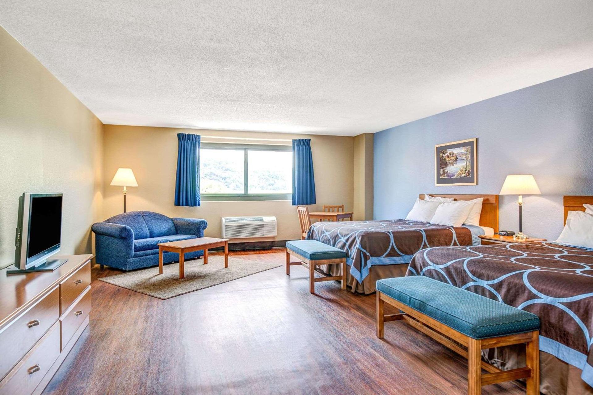 Super 8 by Wyndham Mahwah photo 13