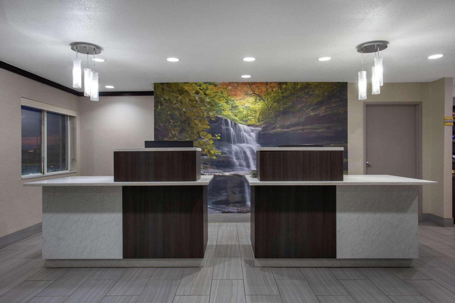 La Quinta Inn & Suites by Wyndham Peru Starved Rock St Park photo 4
