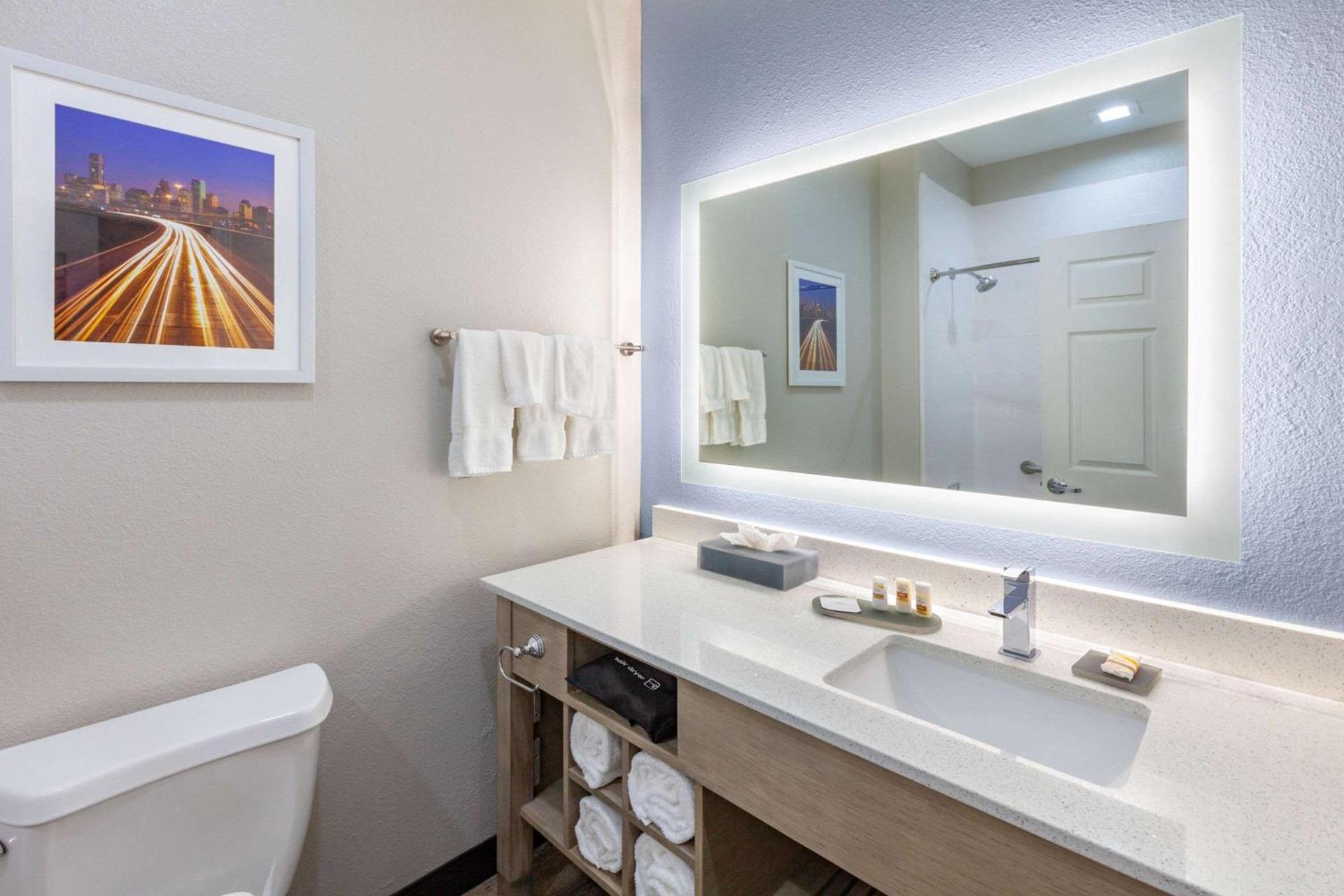 La Quinta by Wyndham Houston Channelview photo 44