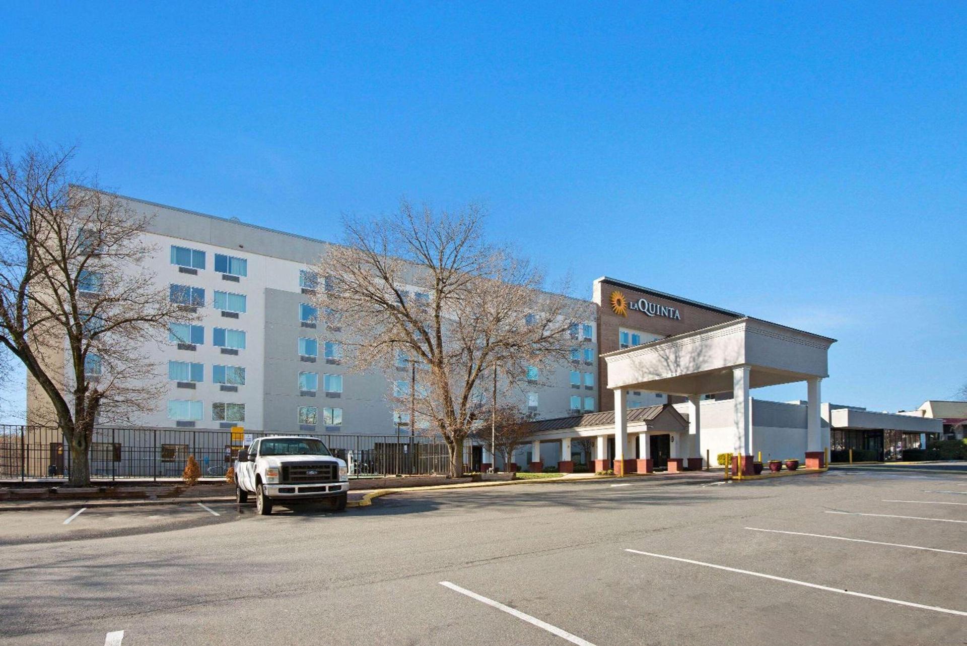 La Quinta Inn & Suites by Wyndham DC Metro Capital Beltway photo 75