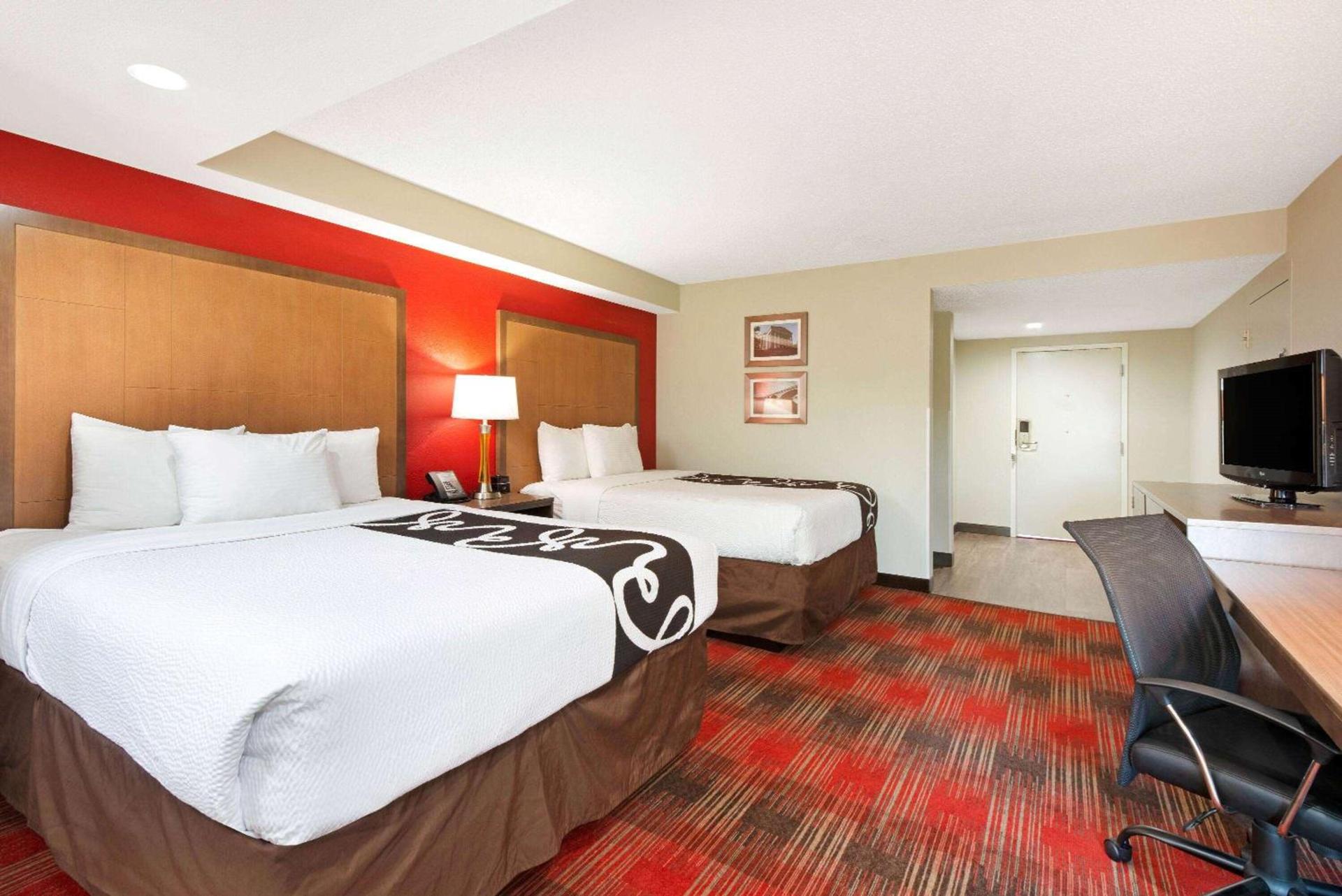 La Quinta Inn & Suites by Wyndham DC Metro Capital Beltway photo 6