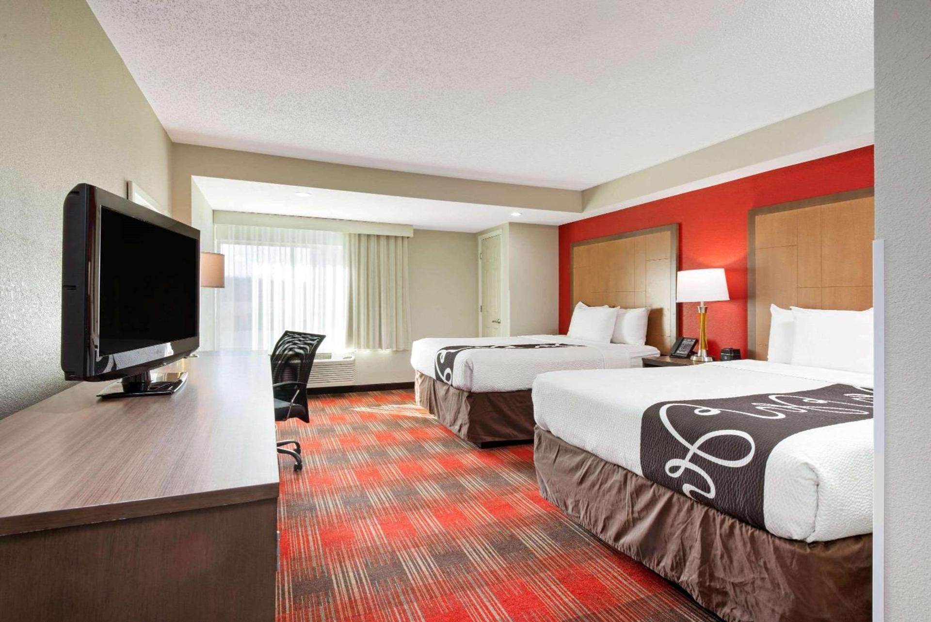 La Quinta Inn & Suites by Wyndham DC Metro Capital Beltway photo 3