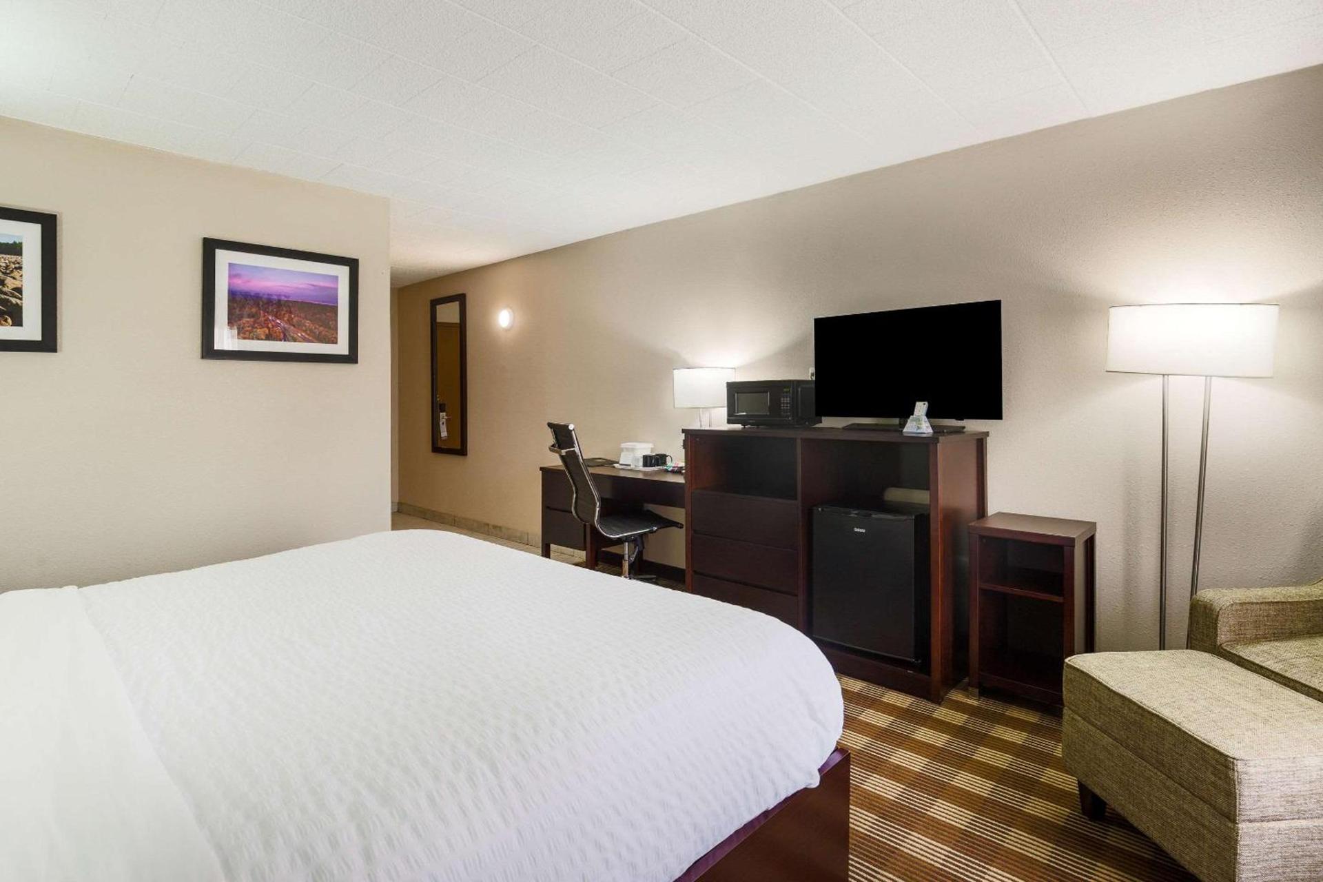 Pocono Inn & Banquet - Stroudsburg photo 8
