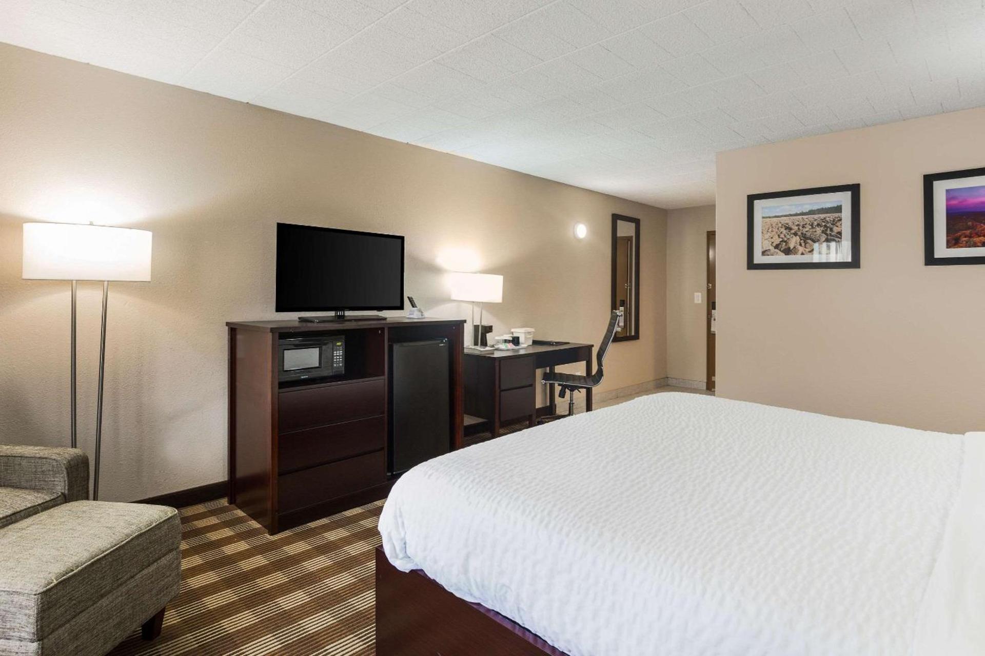 Pocono Inn & Banquet - Stroudsburg photo 13