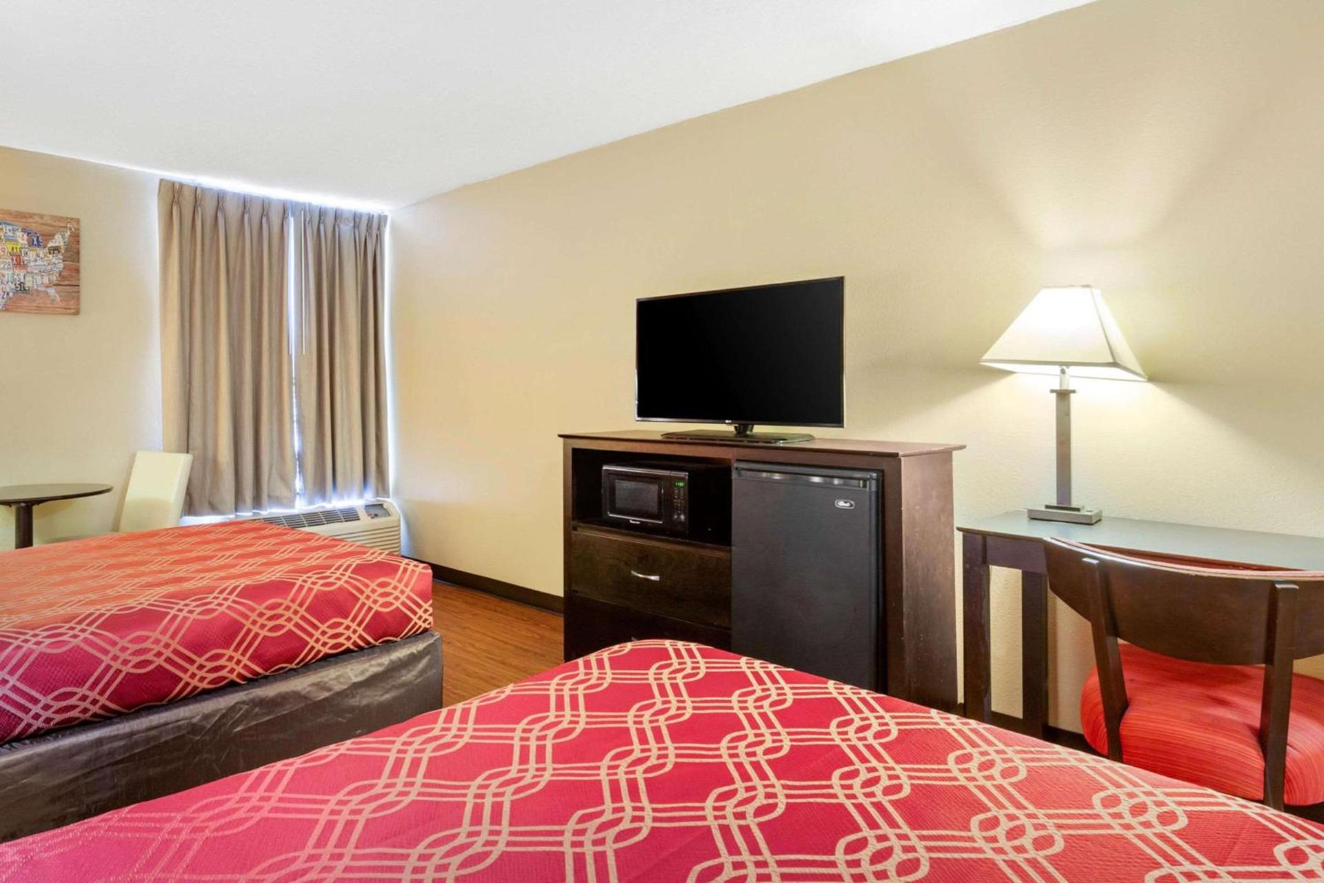 Econo Lodge Burlington I-40 photo 6