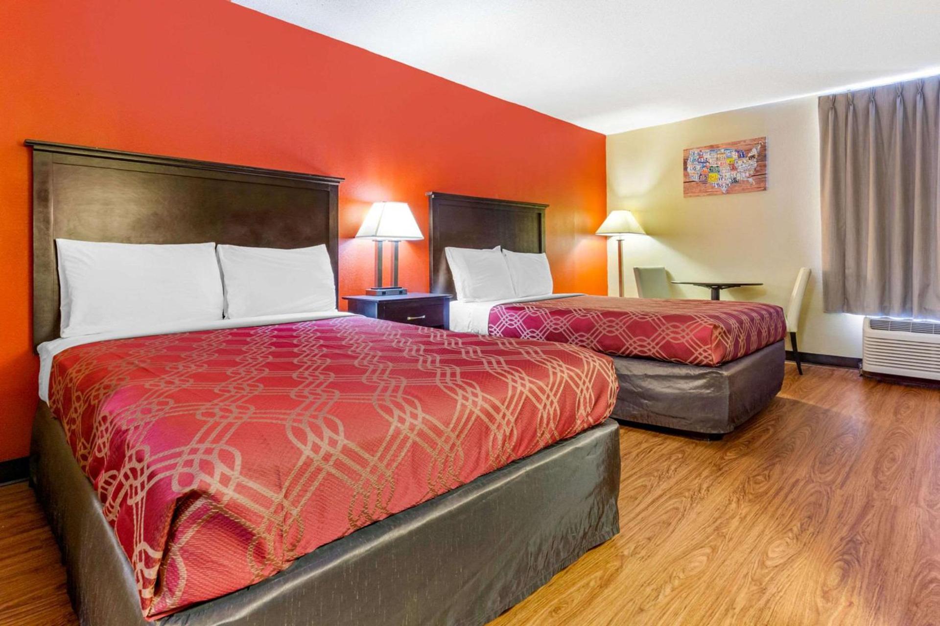 Econo Lodge Burlington I-40 photo 11