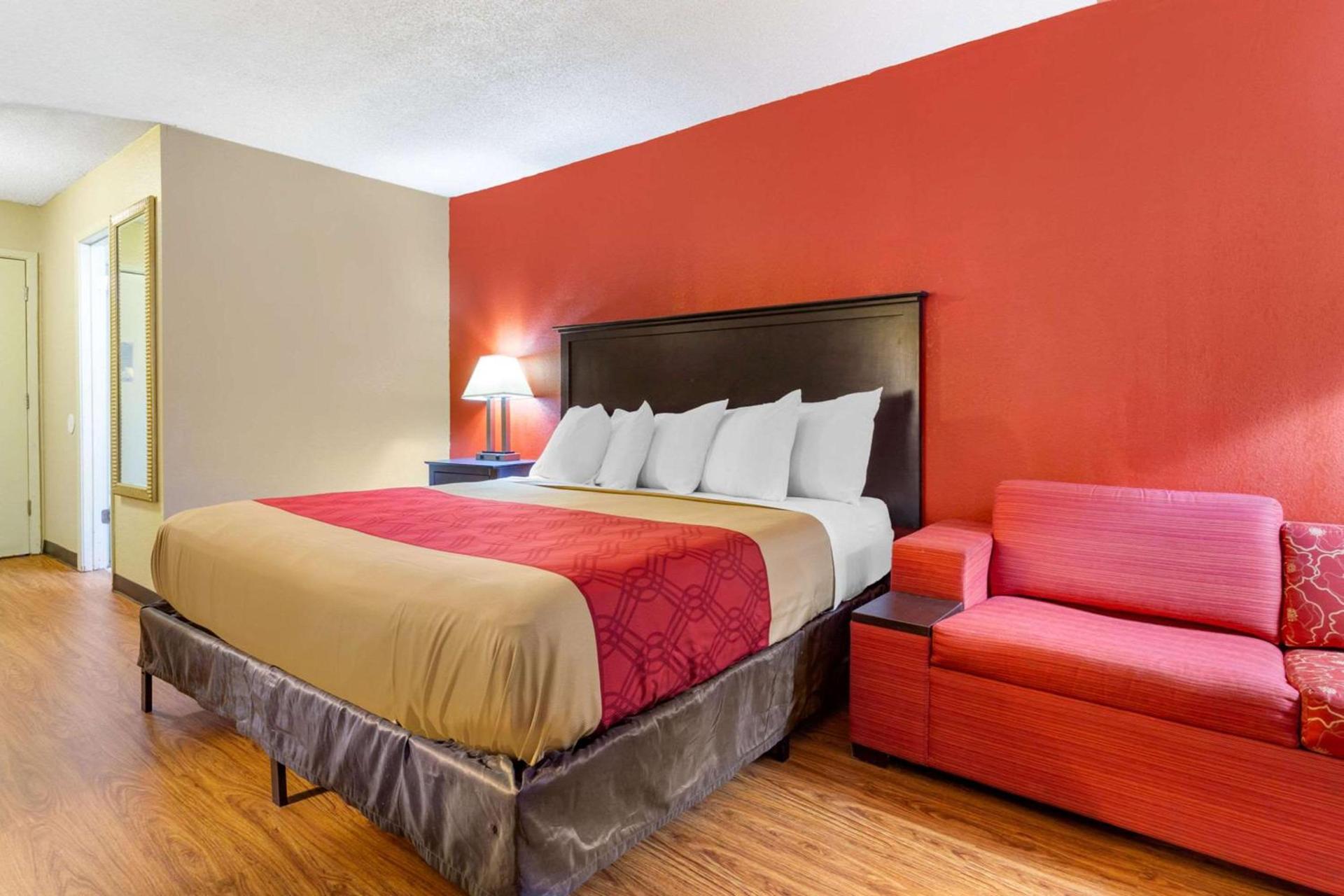 Econo Lodge Burlington I-40 photo 29