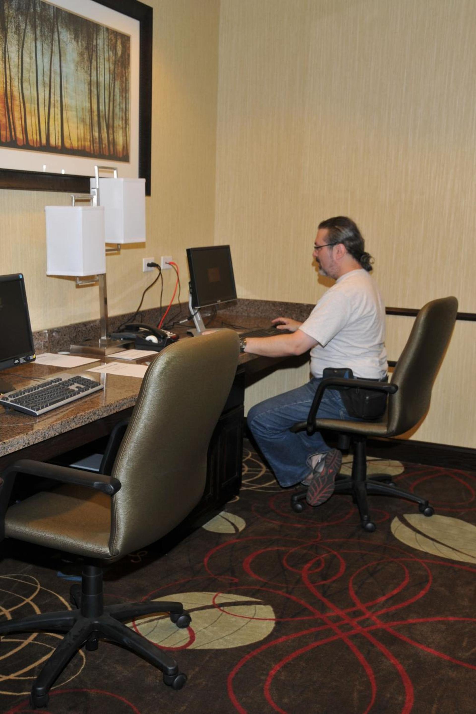 Holiday Inn Express & Suites Clinton by IHG photo 6