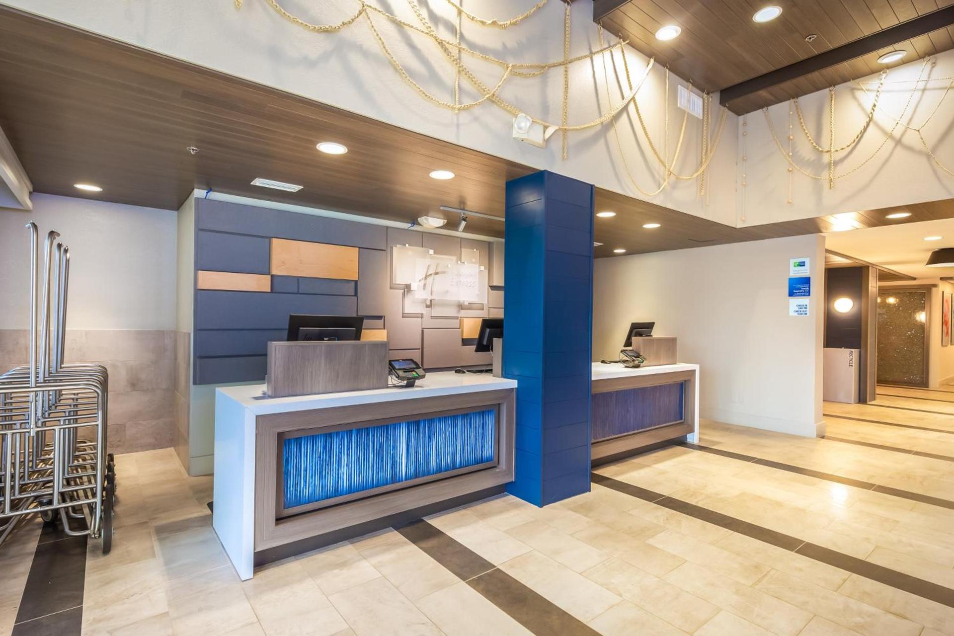 Holiday Inn Express Orange Beach - On The Beach by IHG photo 8