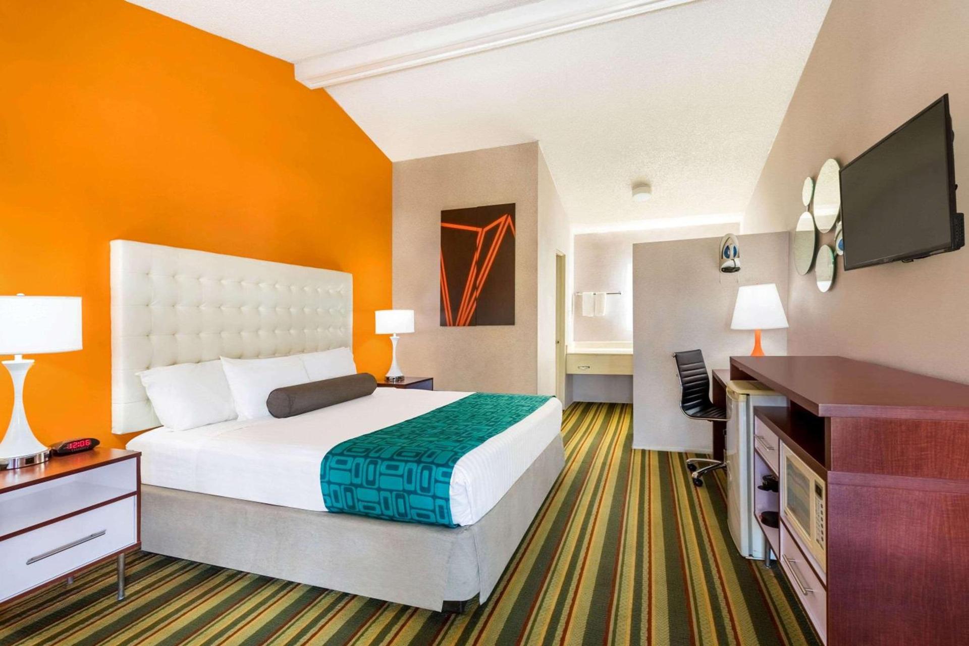 Howard Johnson by Wyndham Phoenix Airport/Downtown Area photo 7