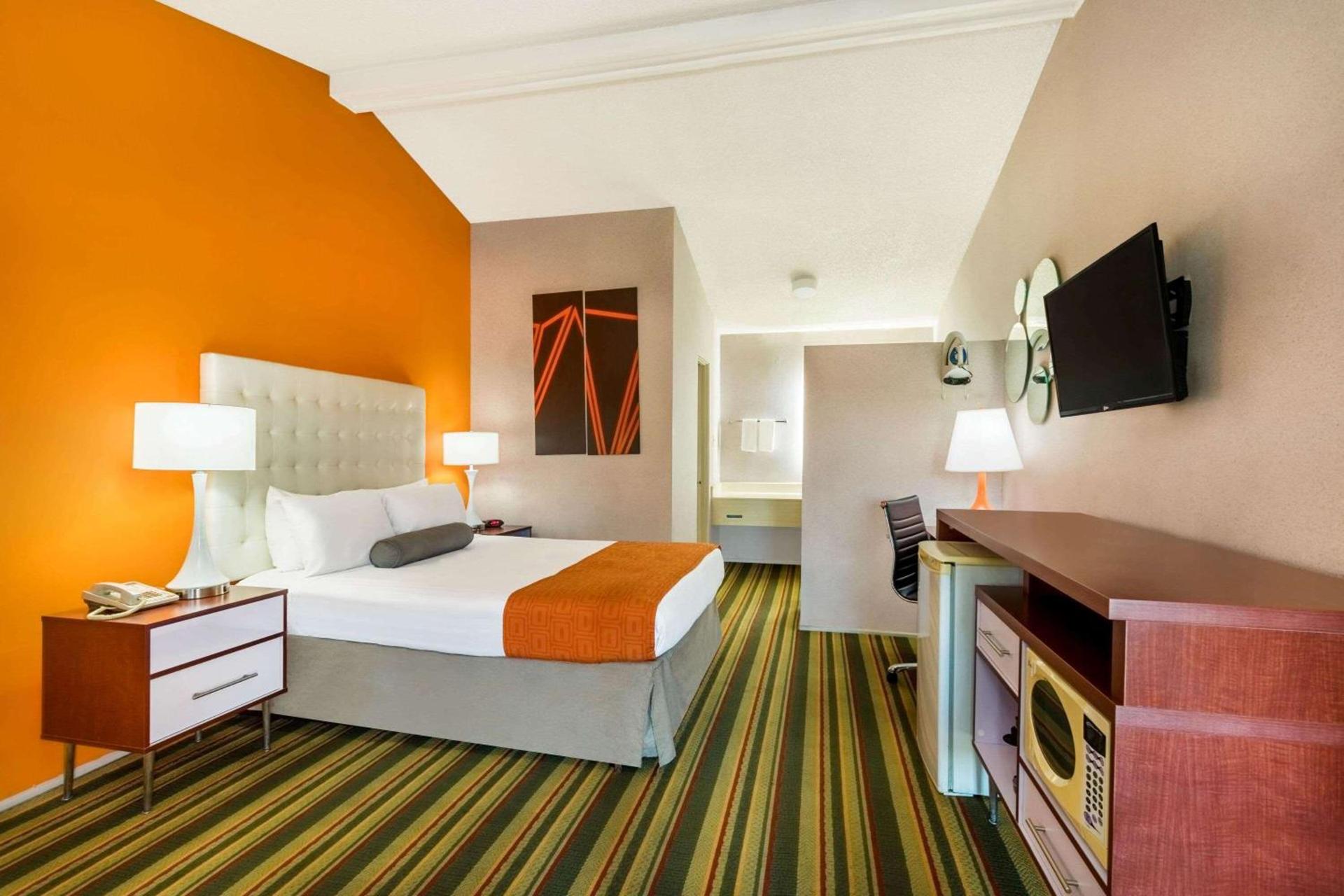 Howard Johnson by Wyndham Phoenix Airport/Downtown Area photo 38