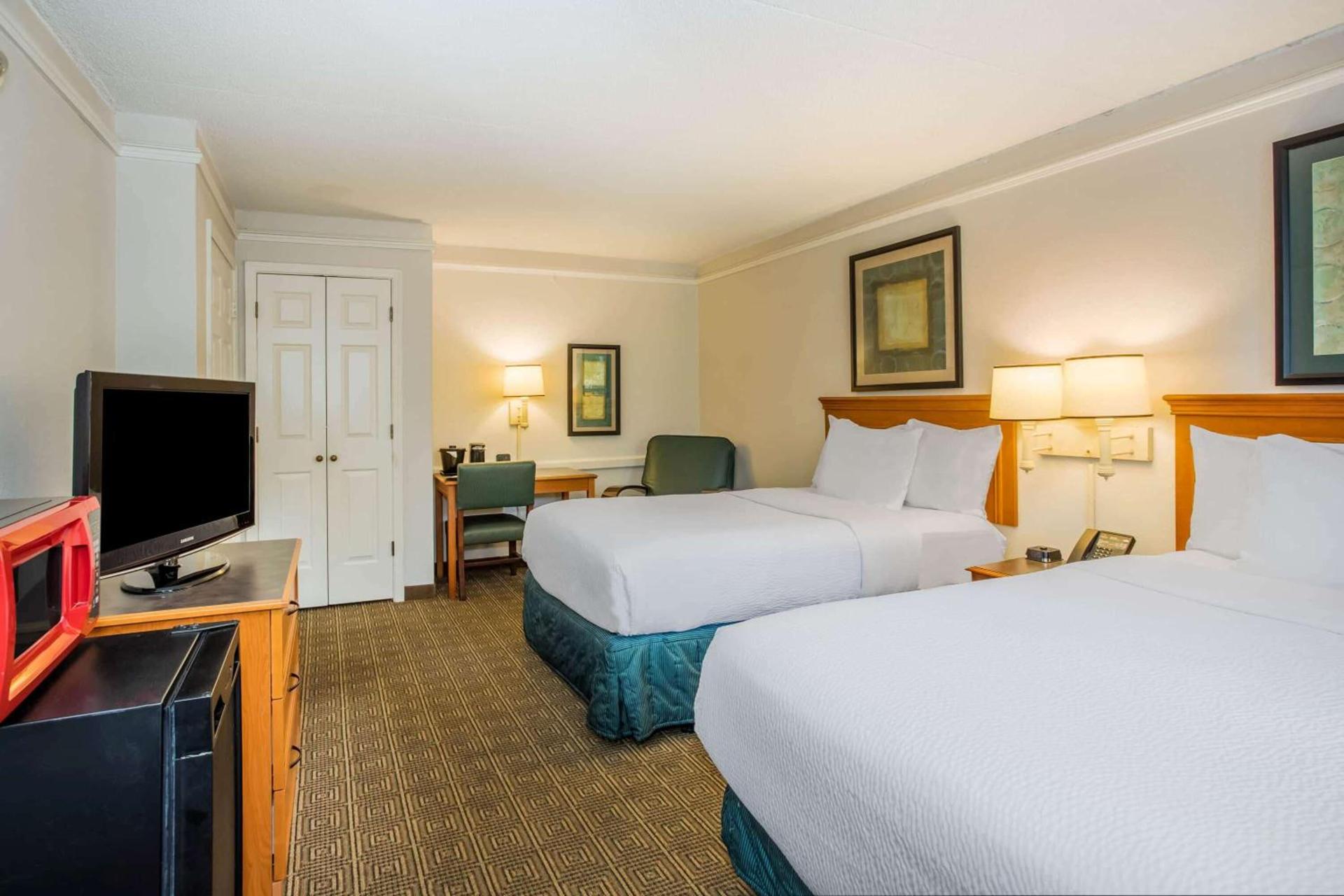 La Quinta Inn by Wyndham Tallahassee North photo 35