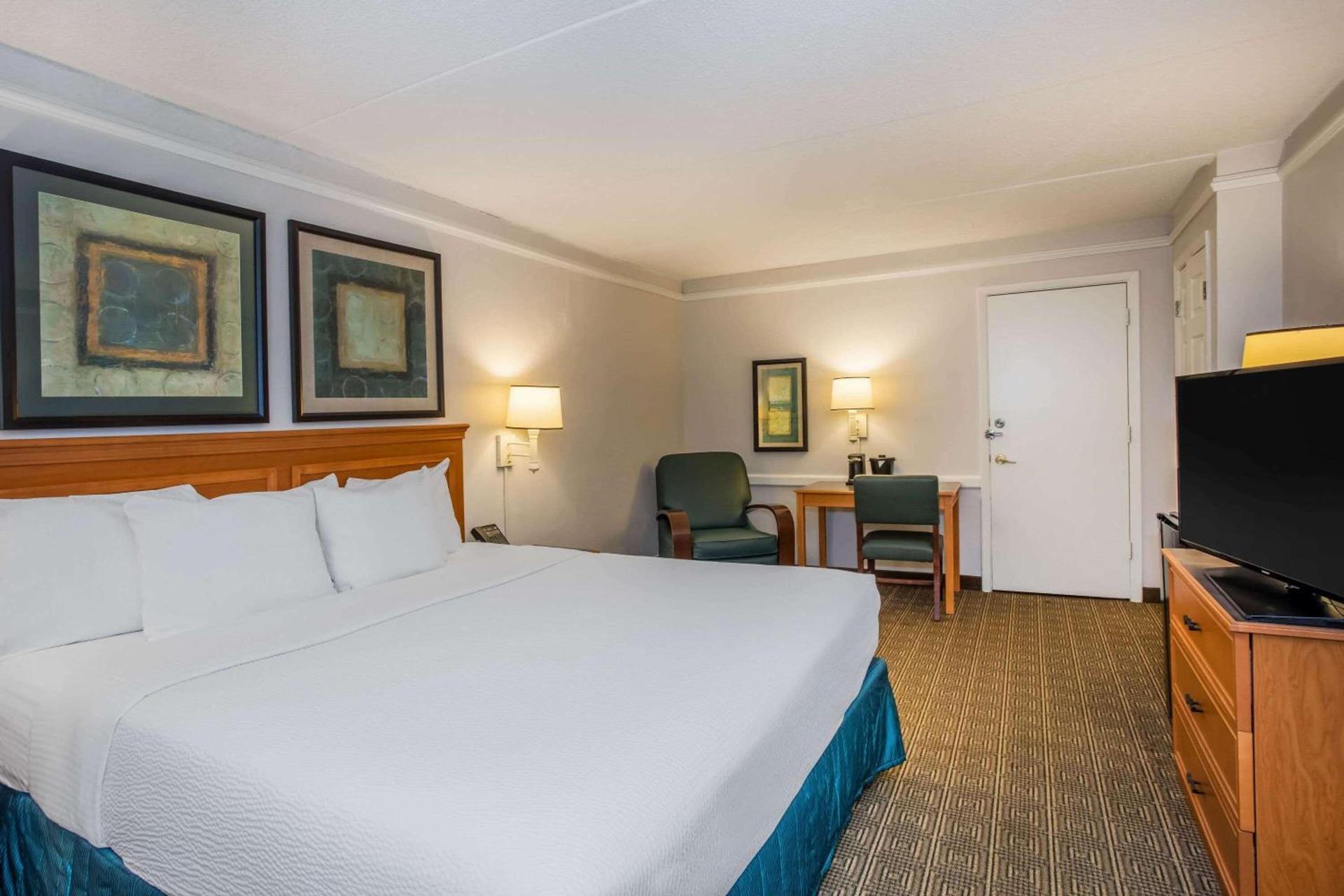 La Quinta Inn by Wyndham Tallahassee North photo 36