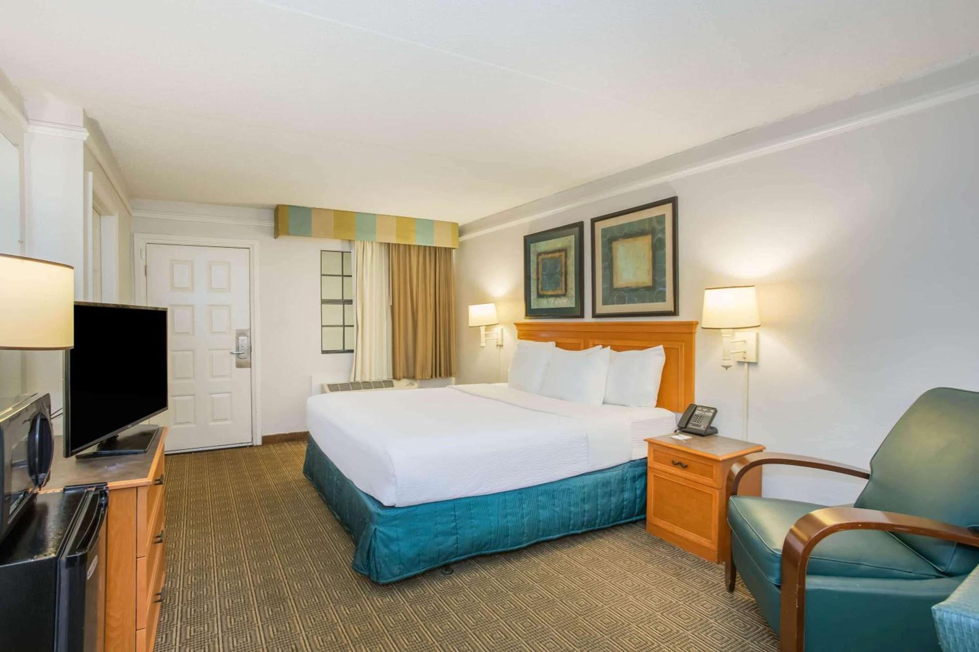 La Quinta Inn by Wyndham Tallahassee North photo 37
