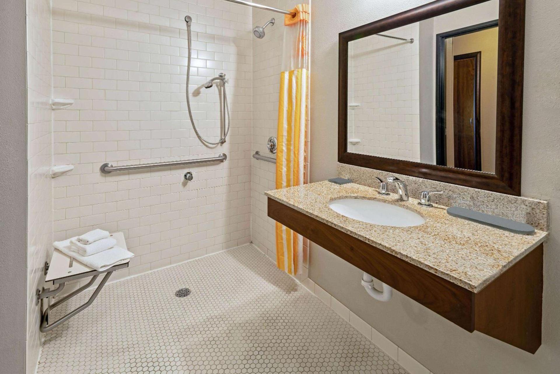 La Quinta by Wyndham Butte photo 21