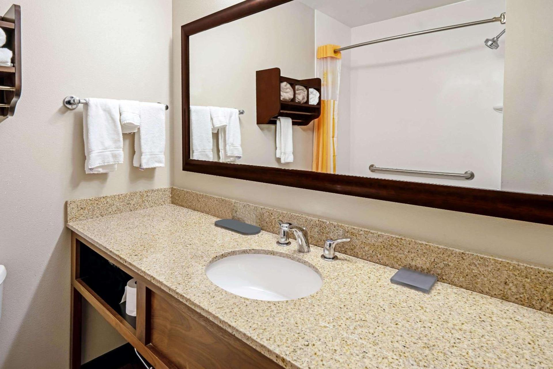 La Quinta by Wyndham Butte photo 14
