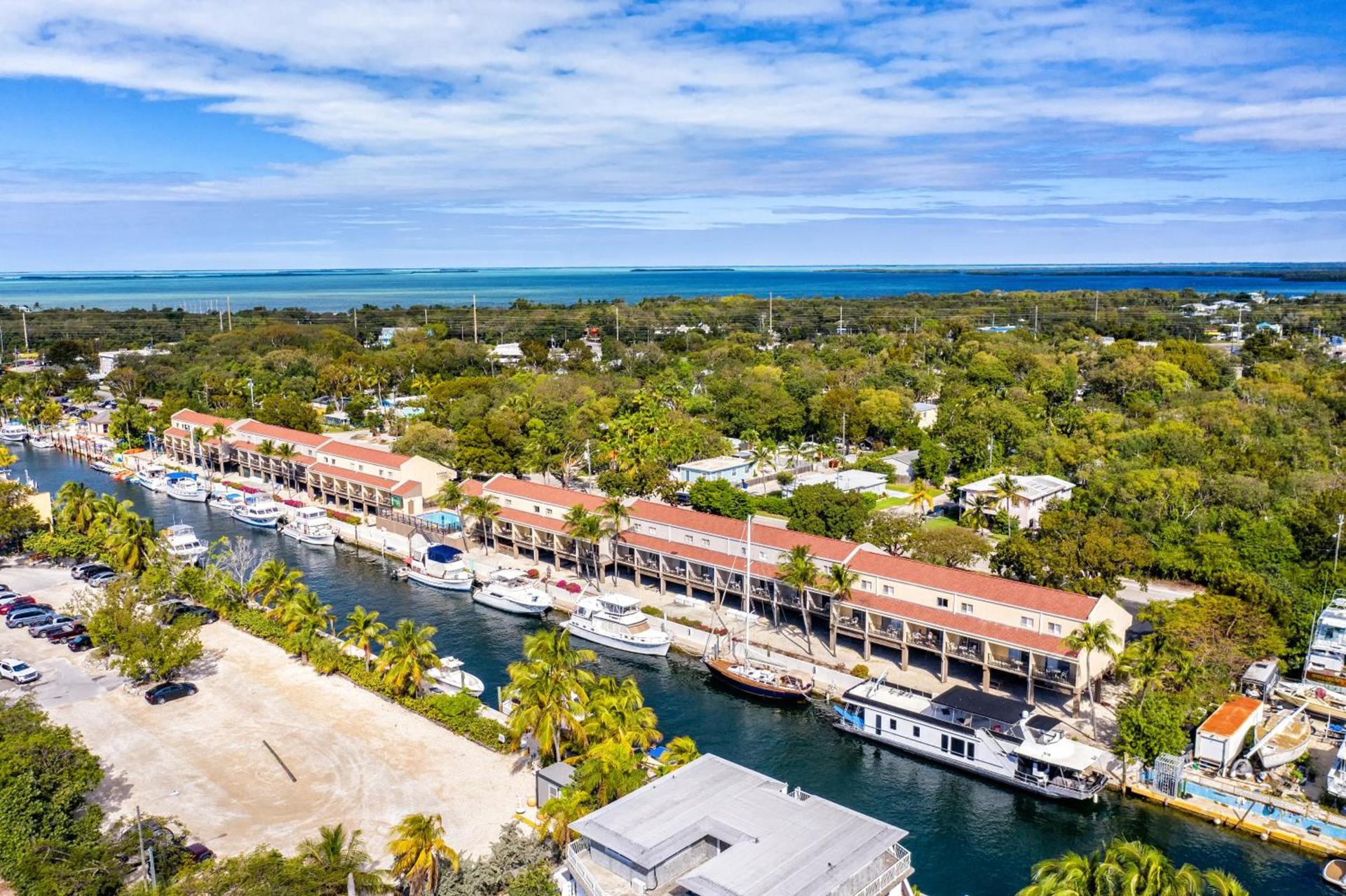 Waterside Suites and Marina photo 12