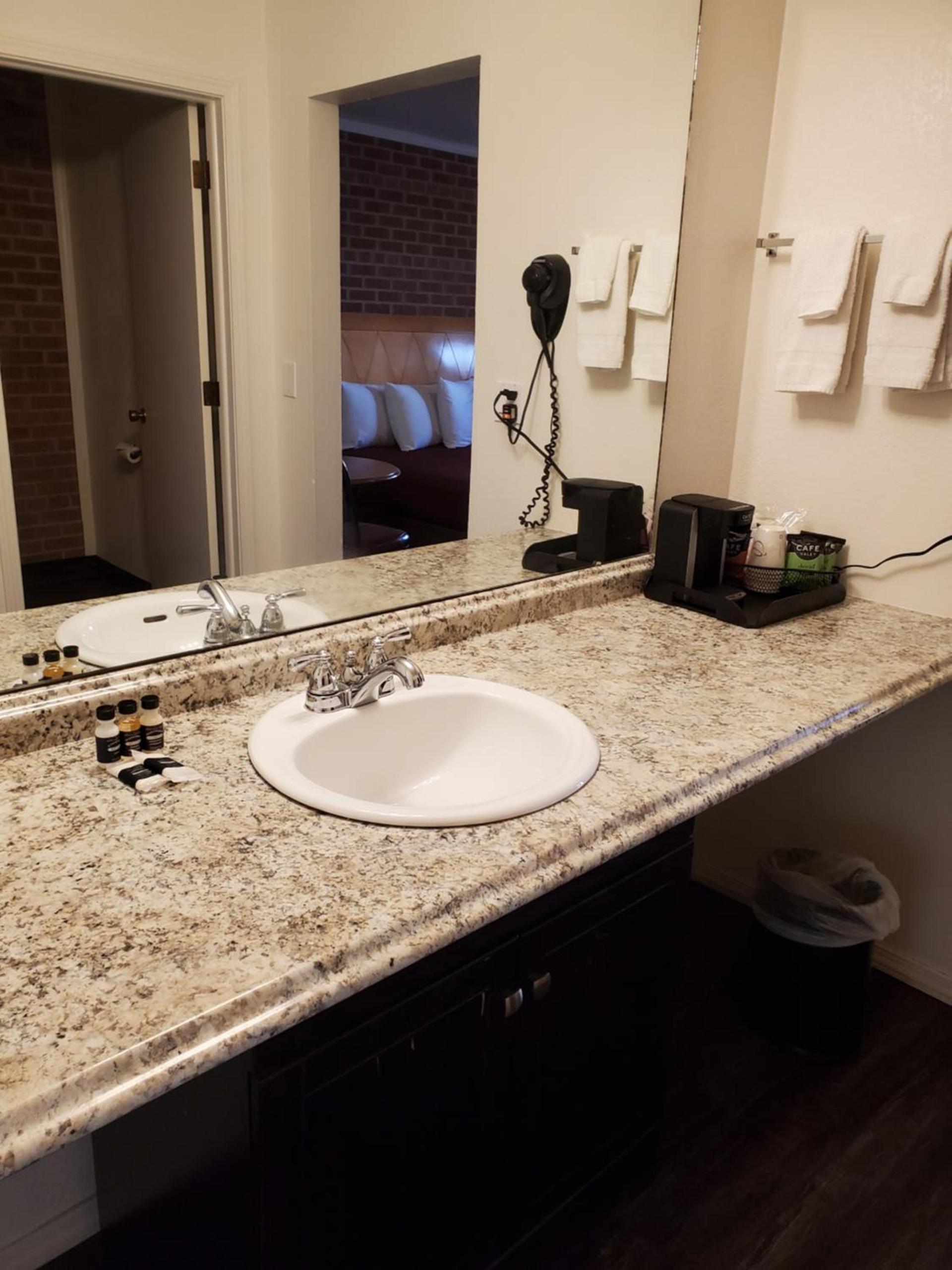 Ontario Inn photo 5