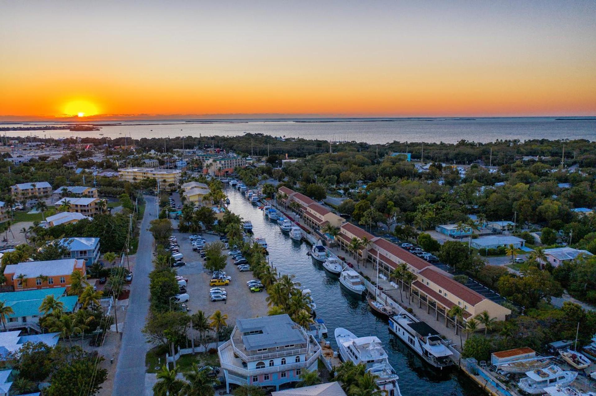 Waterside Suites and Marina photo 3