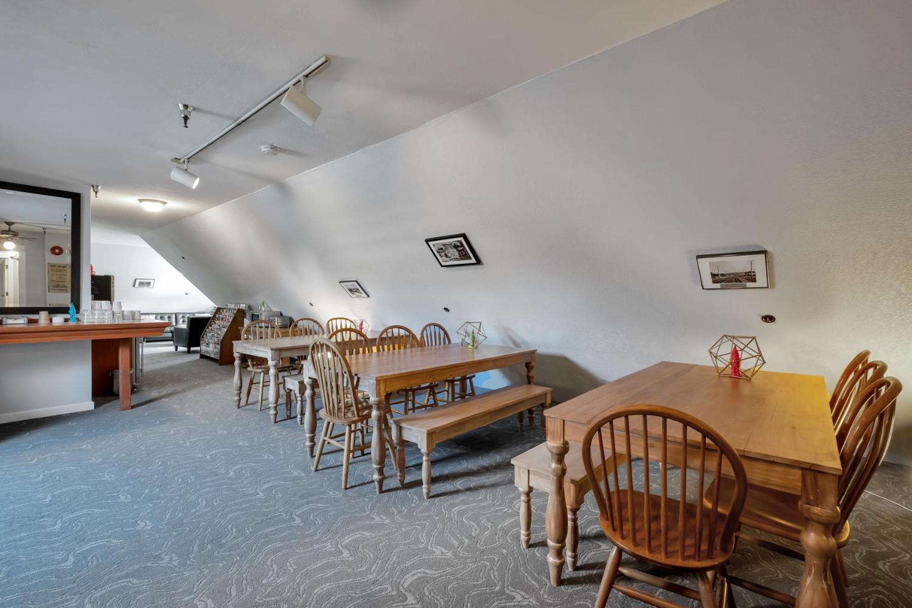 College Inn Hotel photo 9