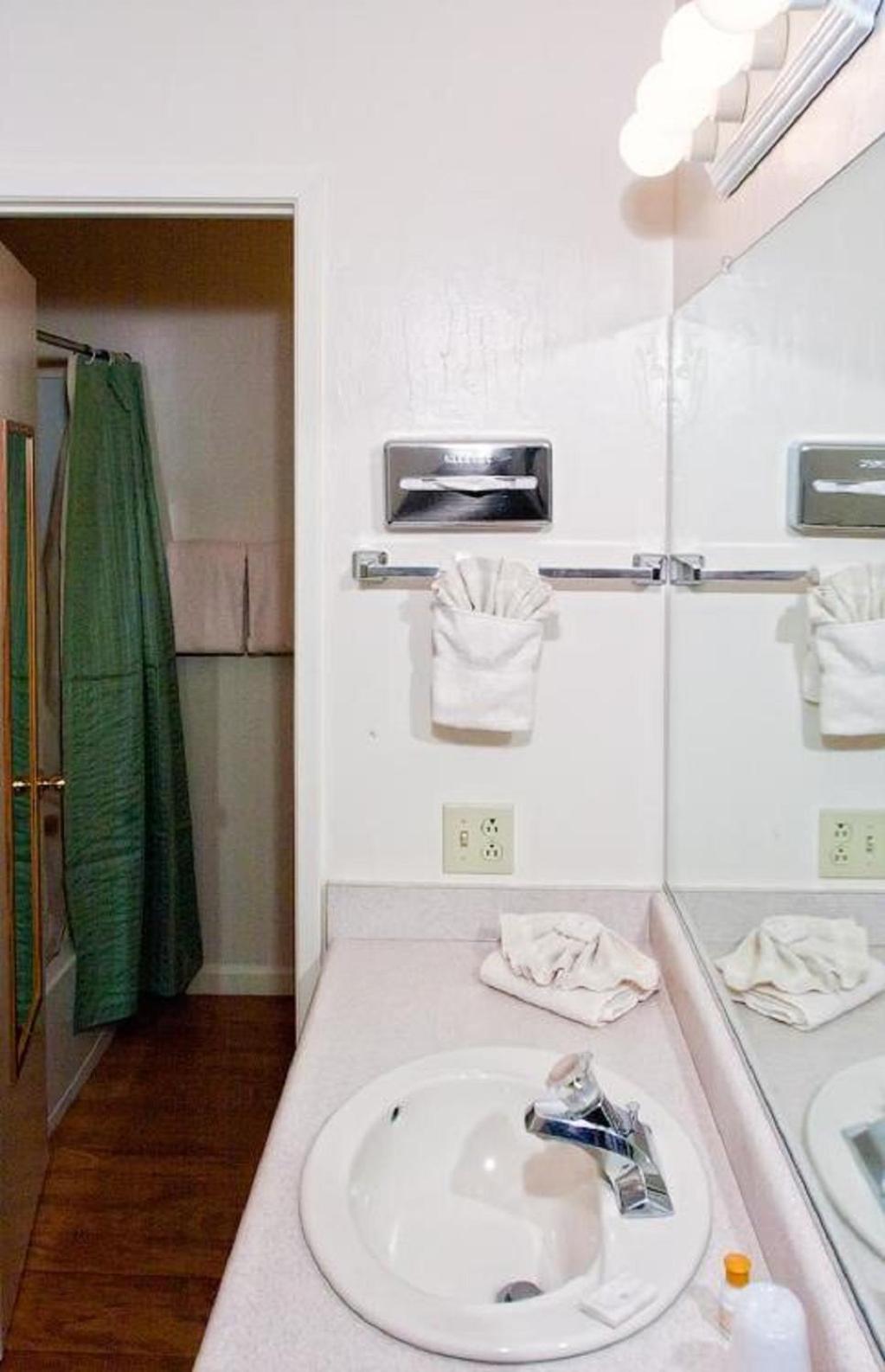 June Lake Motel photo 43