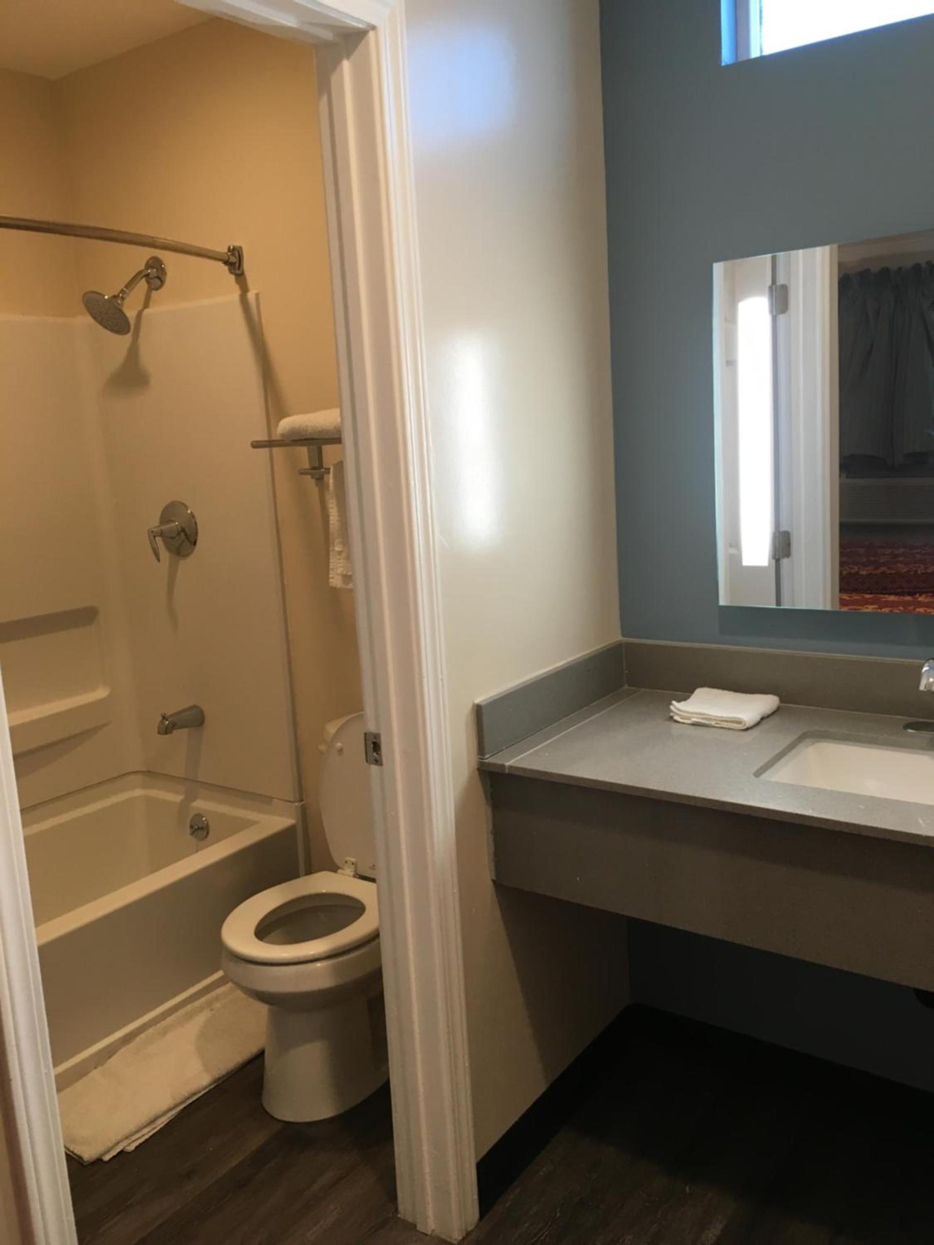 Lincoln Park Motel photo 3