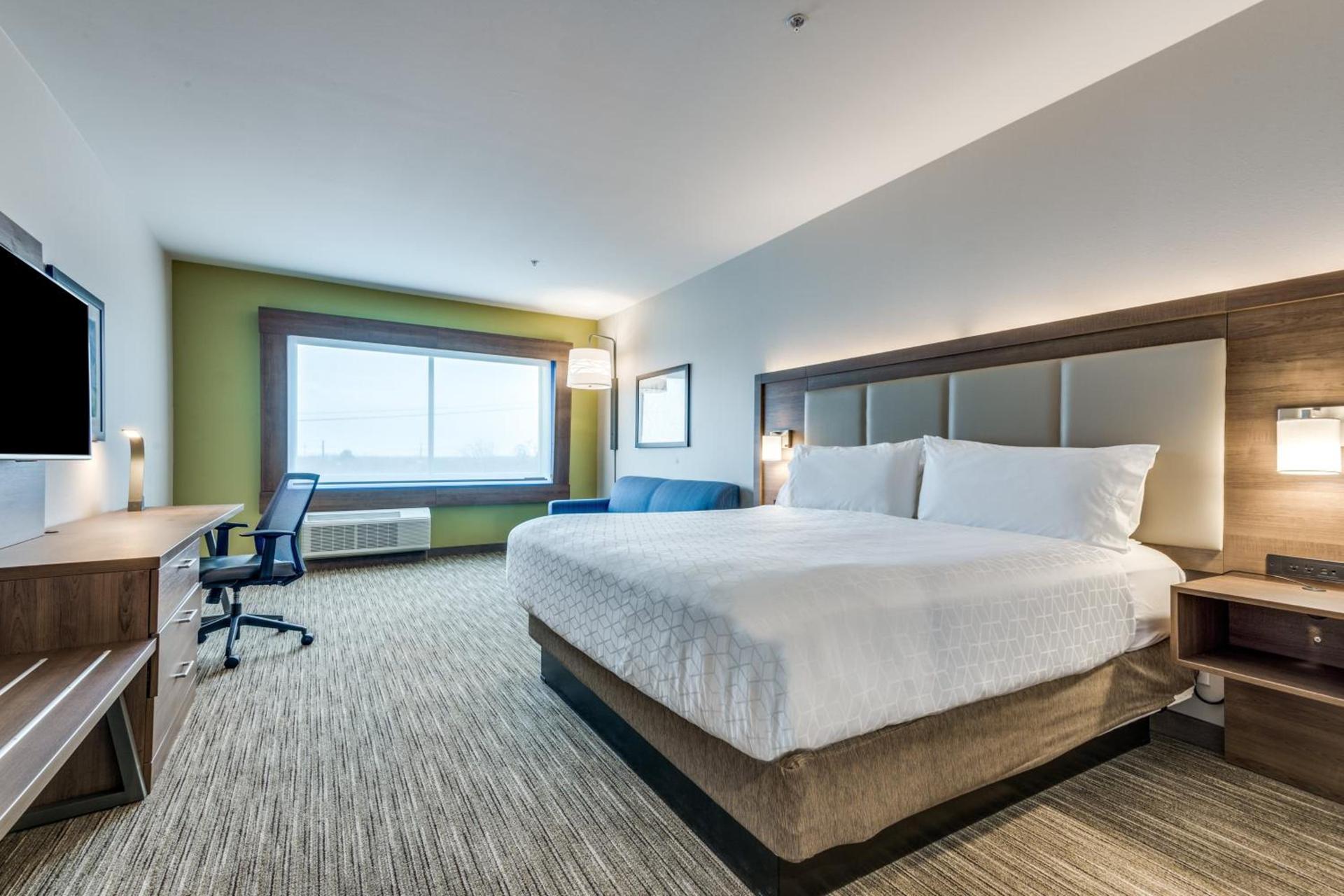 Holiday Inn Express & Suites - Denton South by IHG photo 50