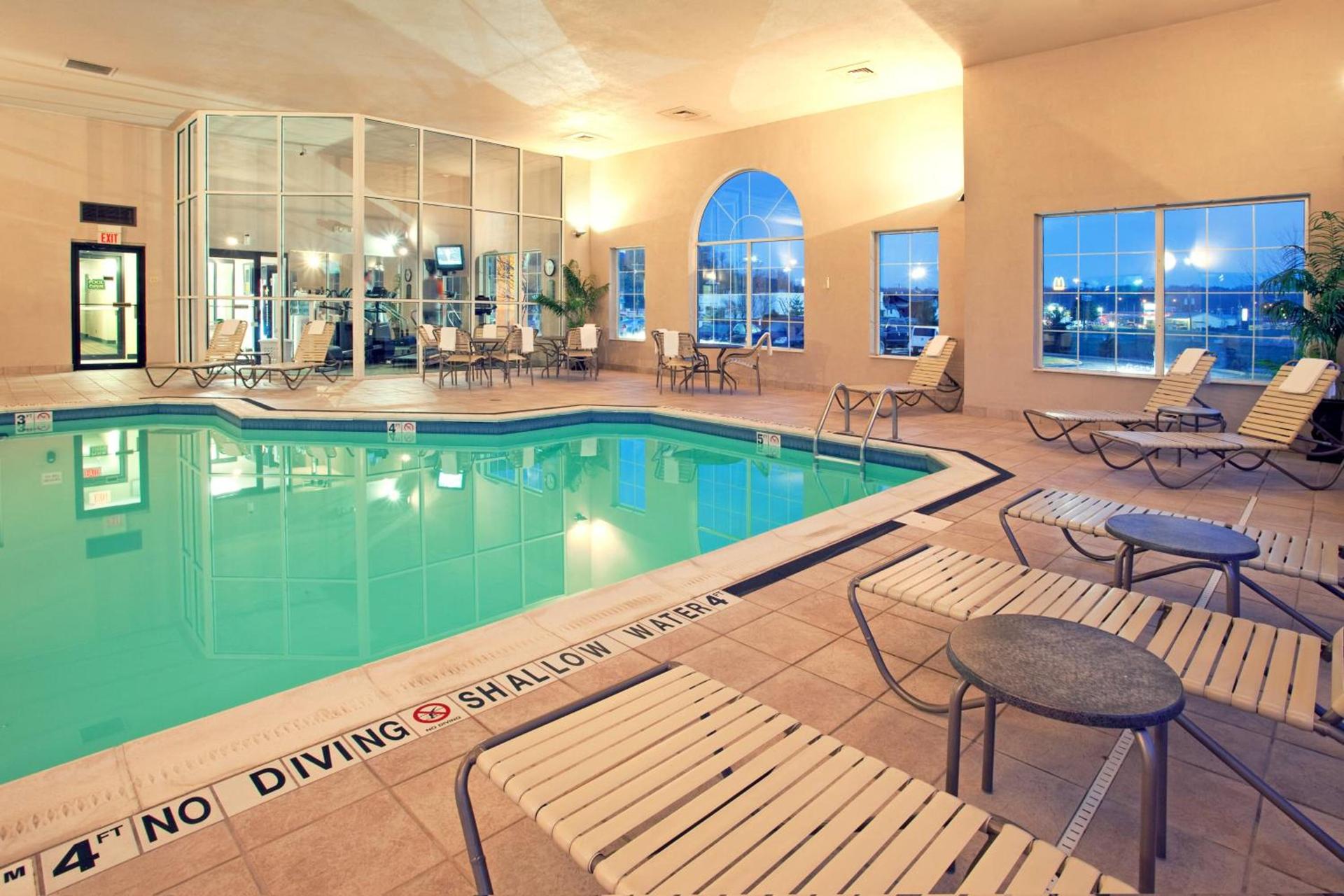 Holiday Inn Express Pittsburgh-Bridgeville by IHG photo 23