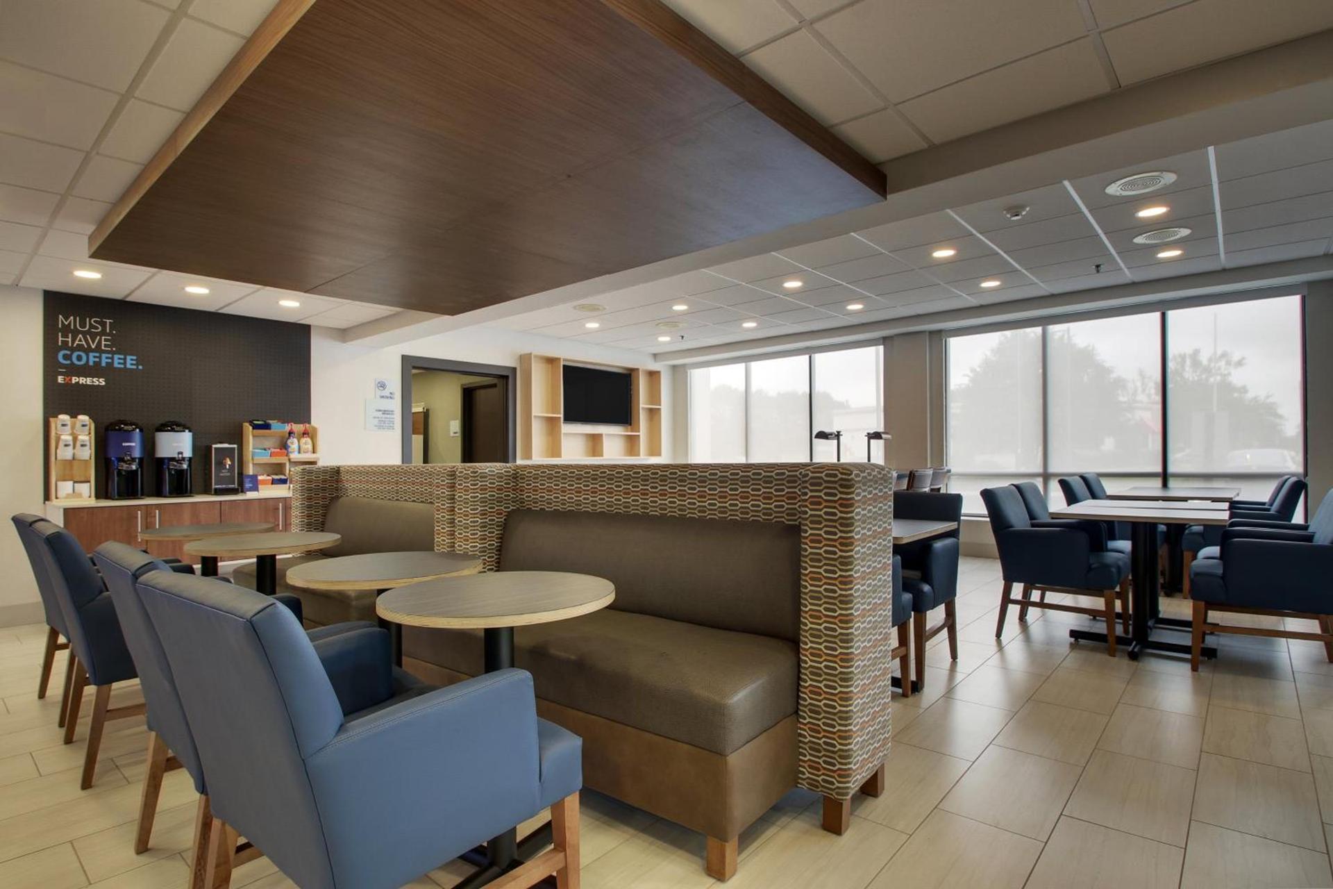 Holiday Inn Express Voorhees/ Mt. Laurel by IHG photo 18