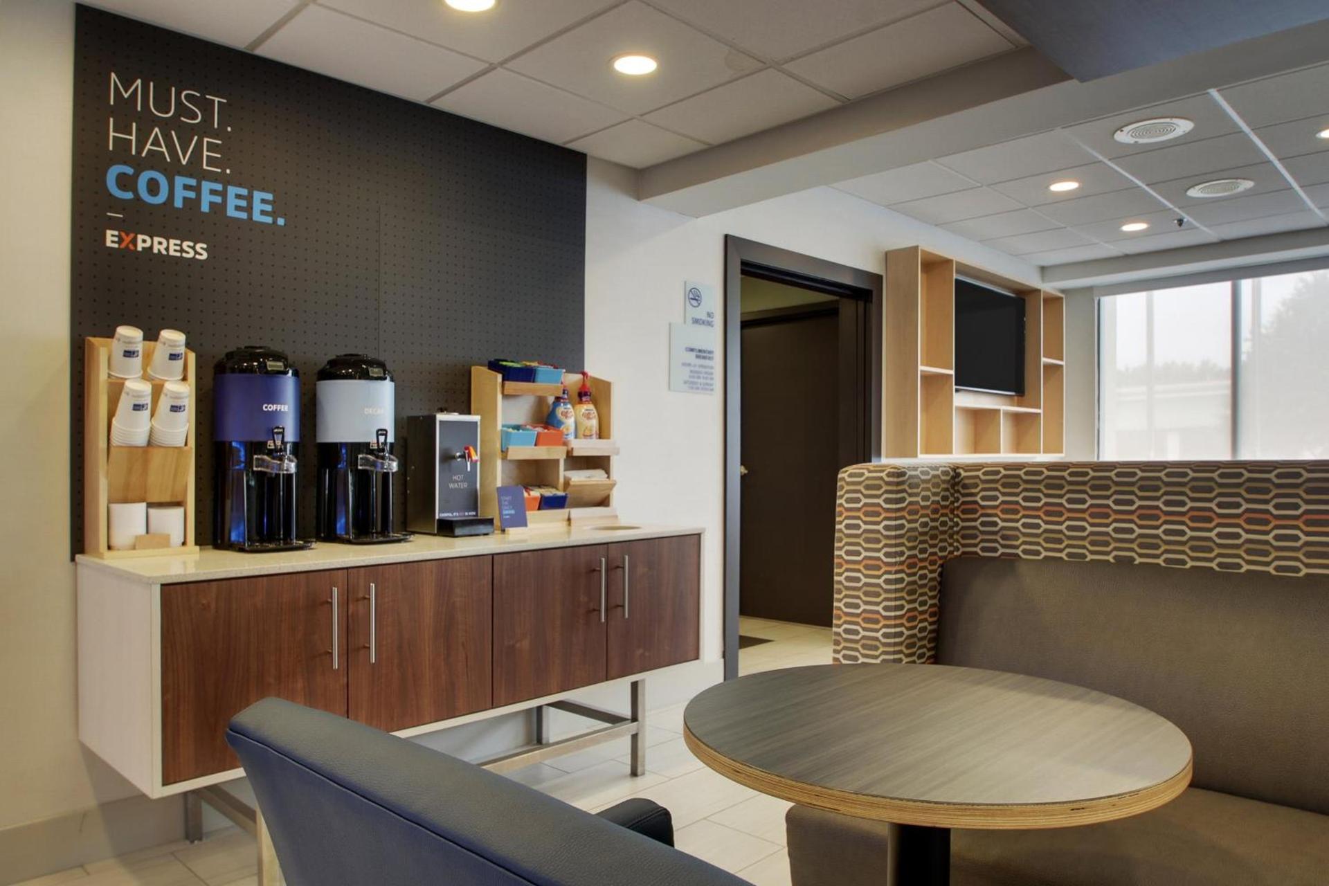 Holiday Inn Express Voorhees/ Mt. Laurel by IHG photo 21