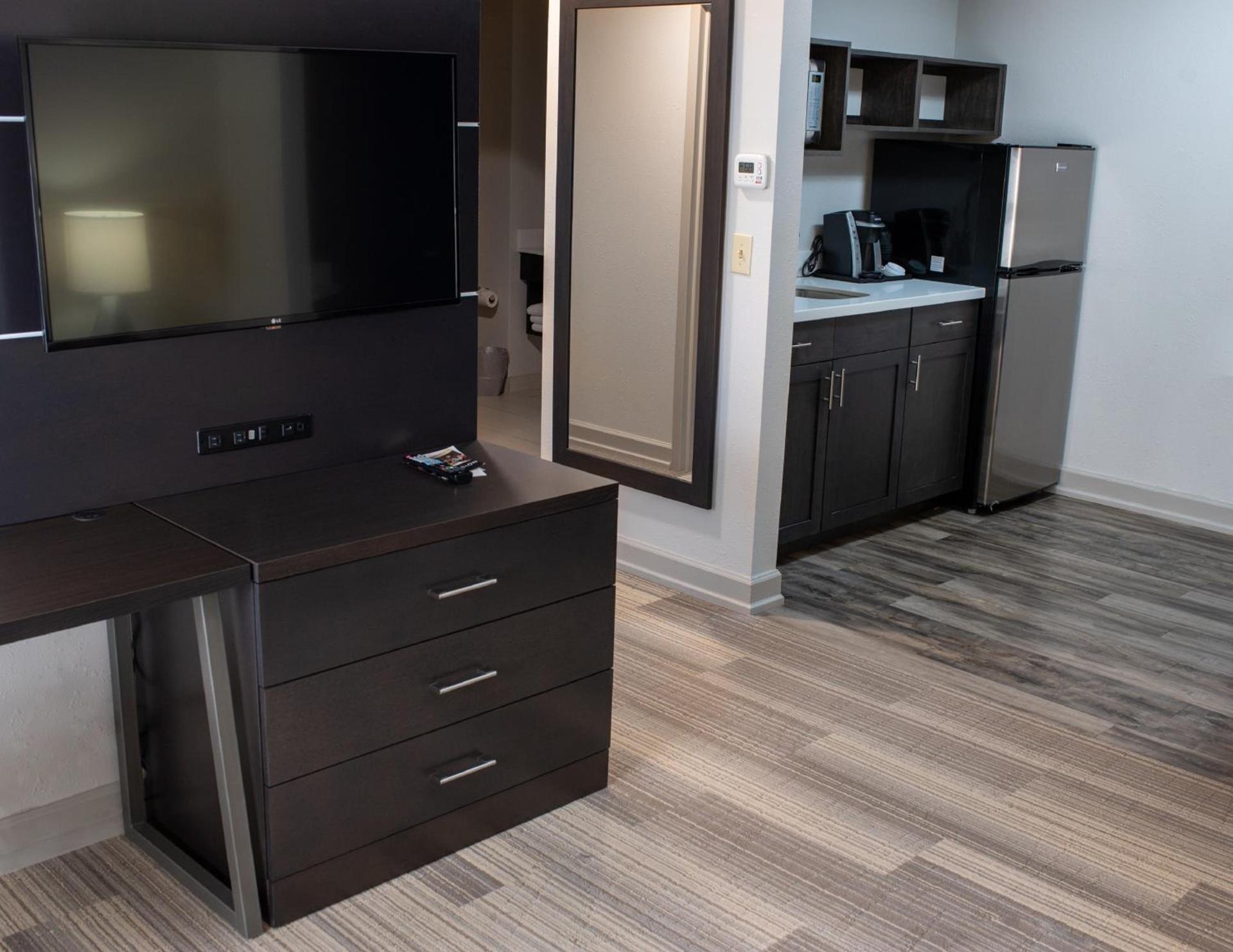 Holiday Inn Express Hotel & Suites Conover - Hickory Area by IHG photo 14