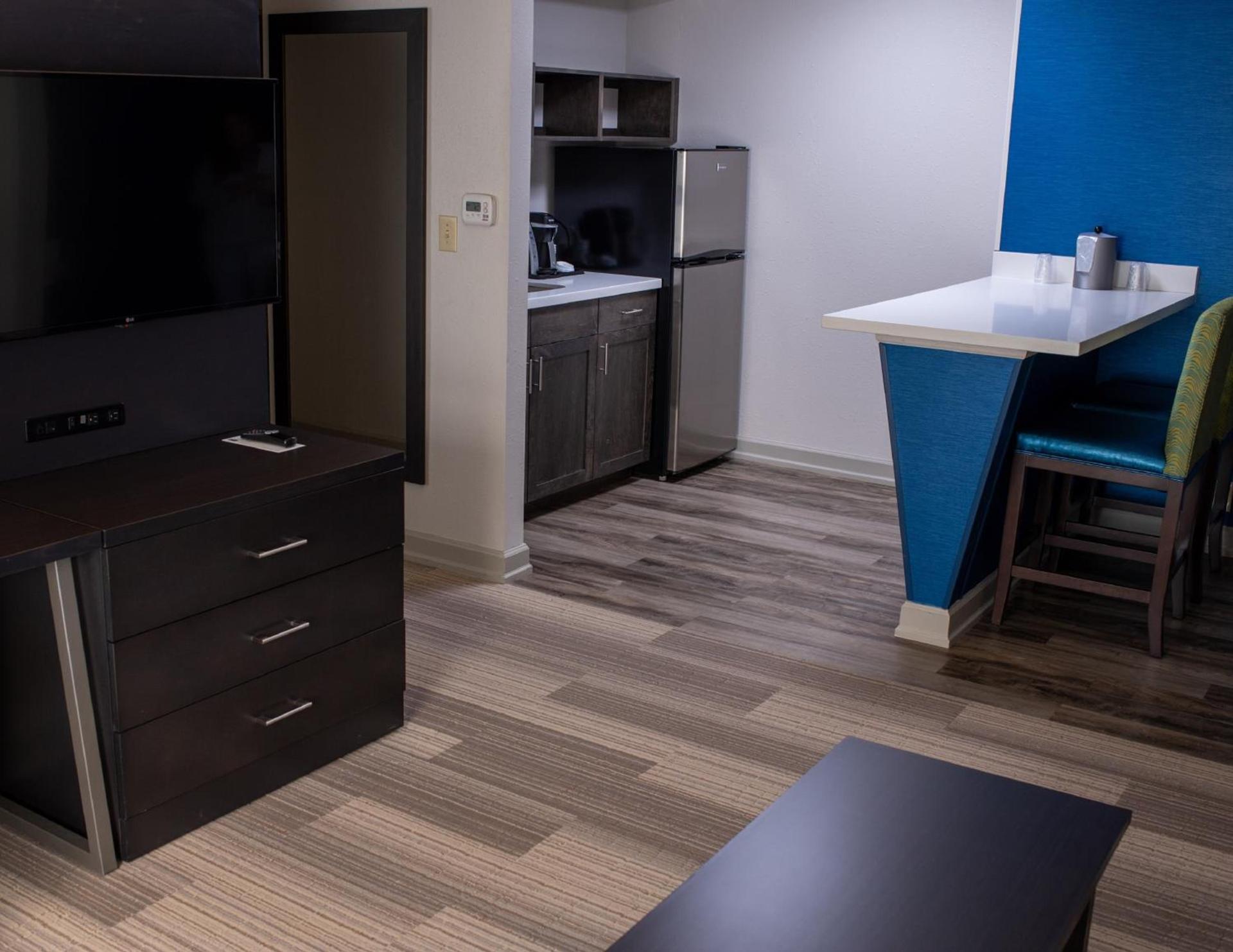 Holiday Inn Express Hotel & Suites Conover - Hickory Area by IHG photo 17