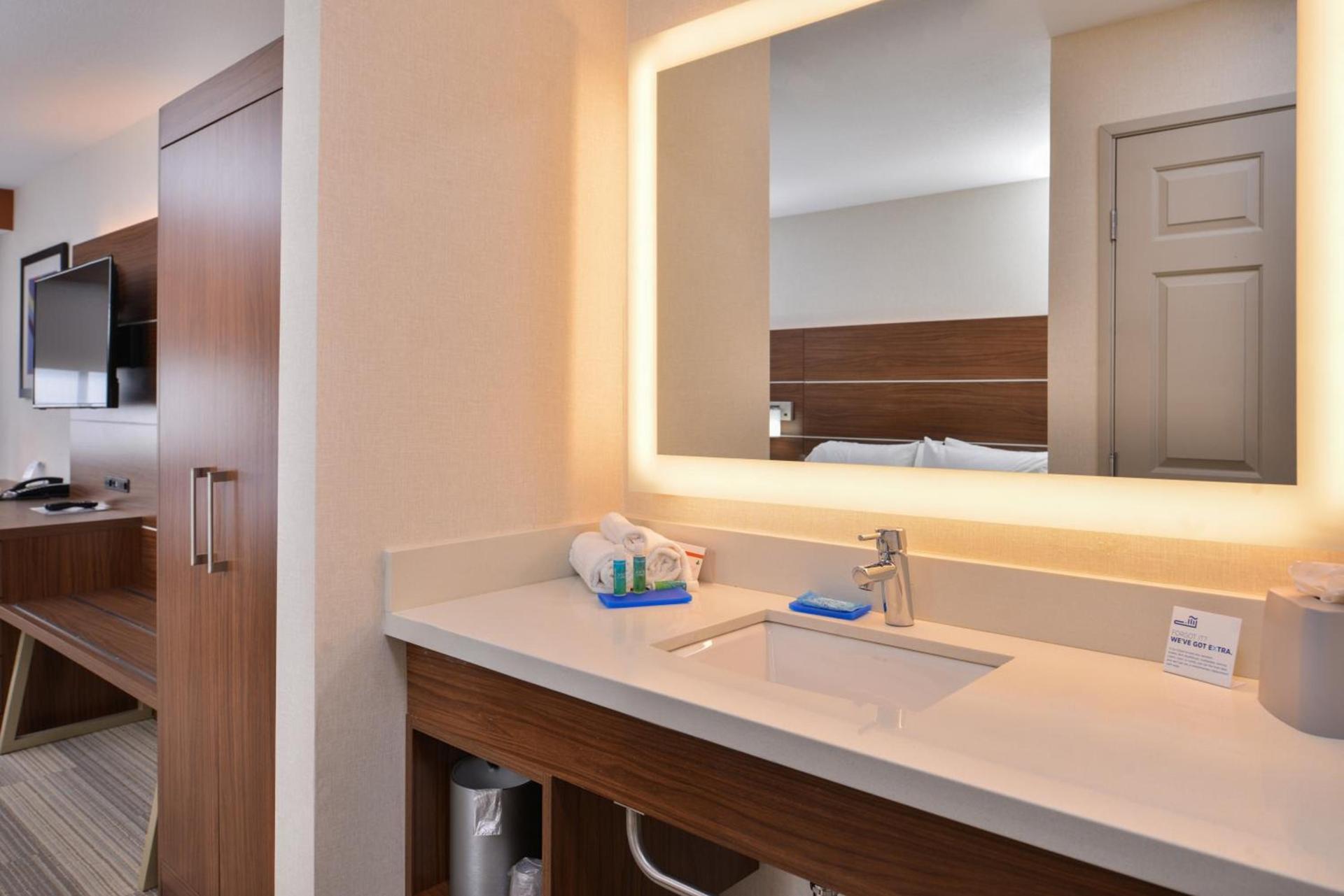 Holiday Inn Express Westley by IHG photo 30